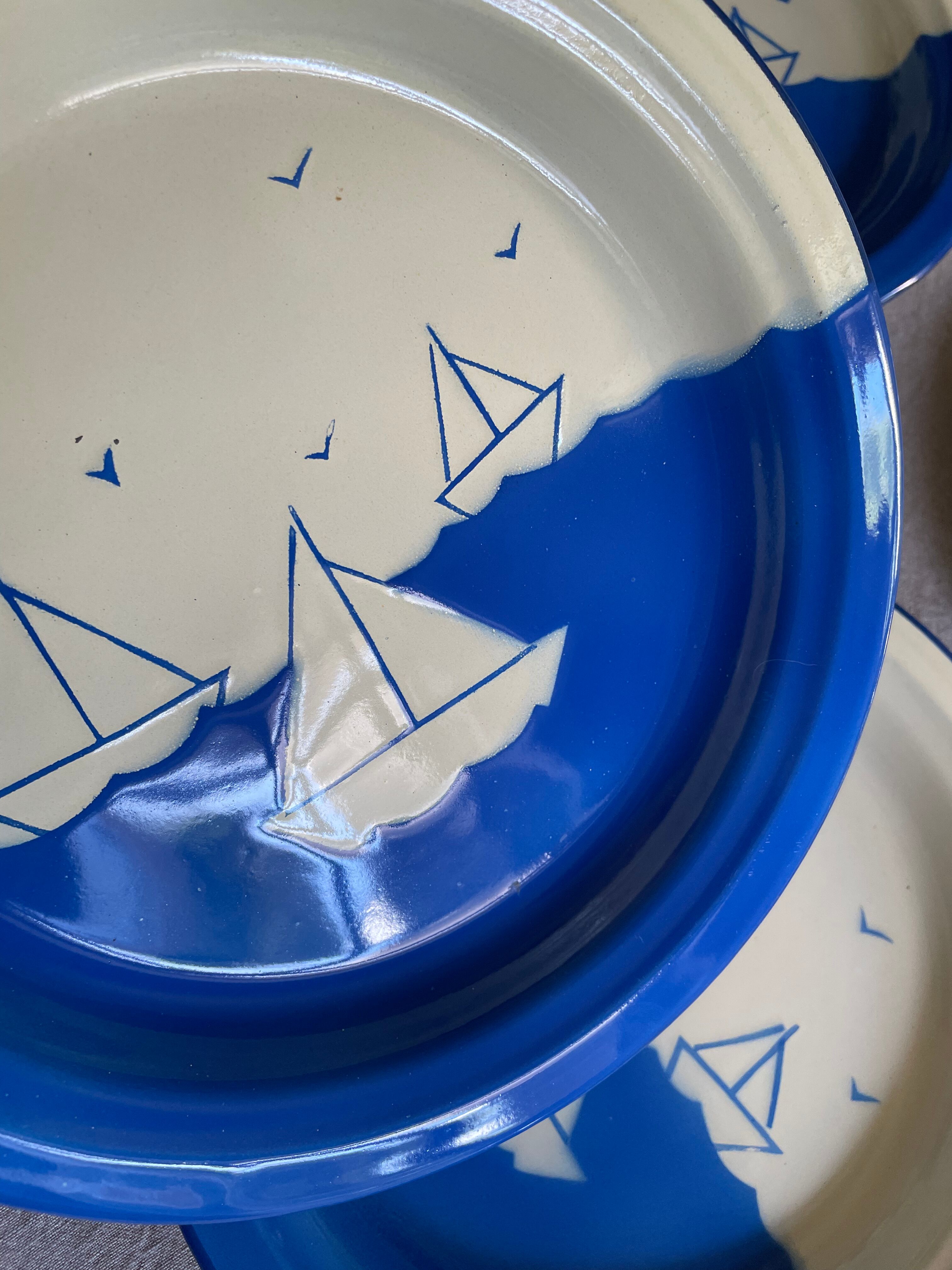 Blue enamelled sheet plates