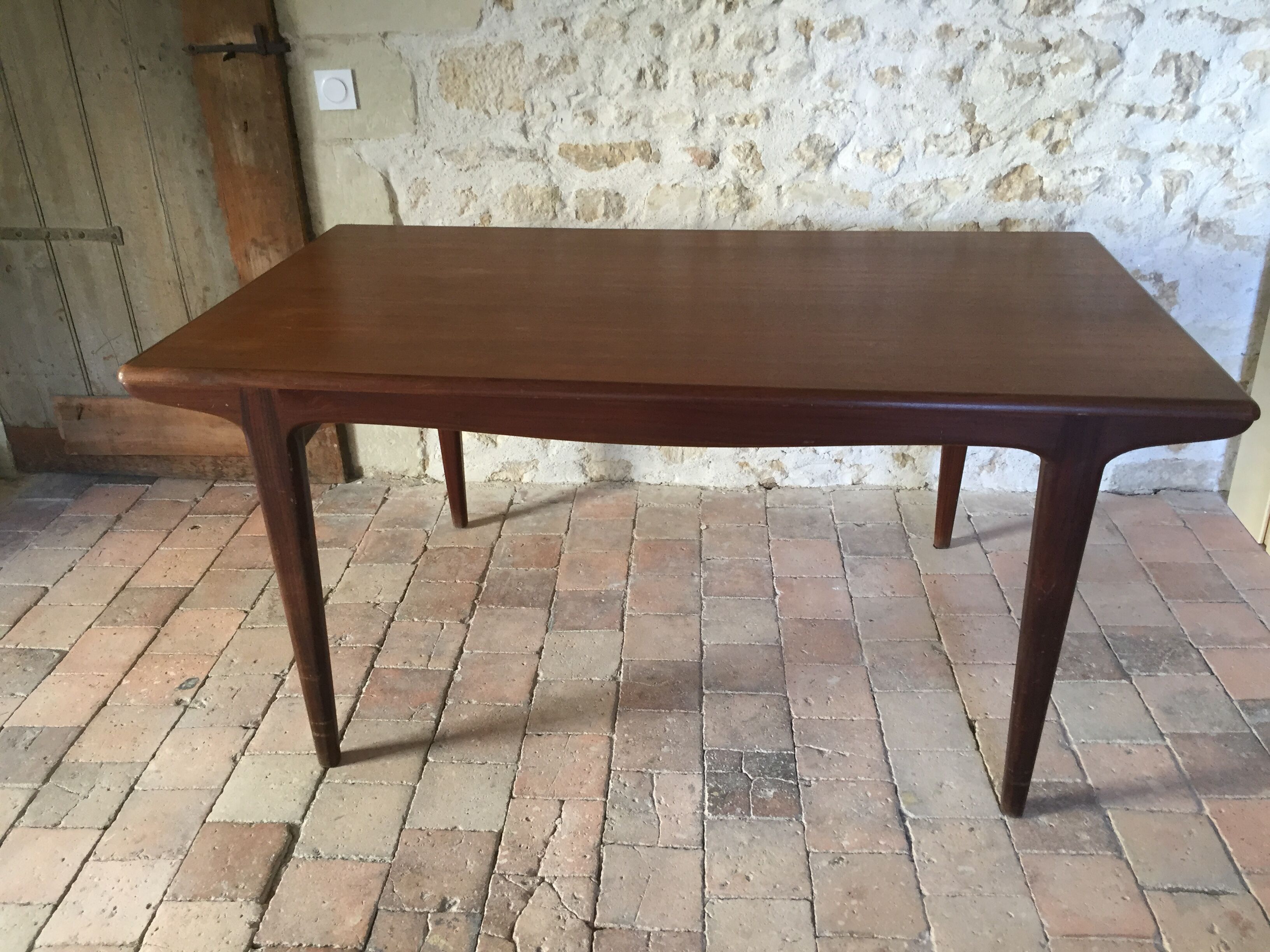 Table scandinave en teck