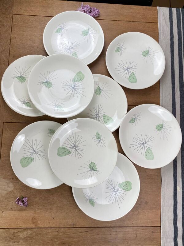 Lot de 9 assiettes florales en faïence de gien
