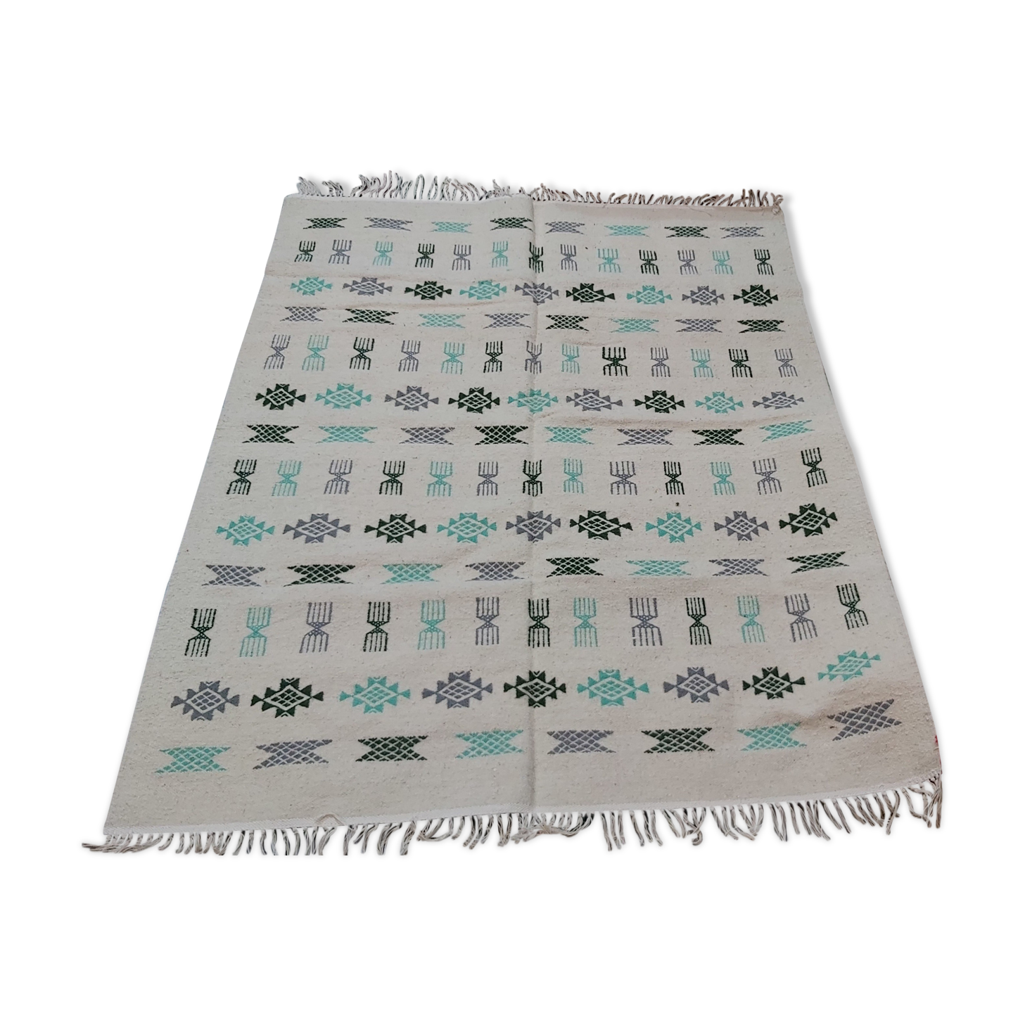 Traditional handmade white carpet 190x145cm