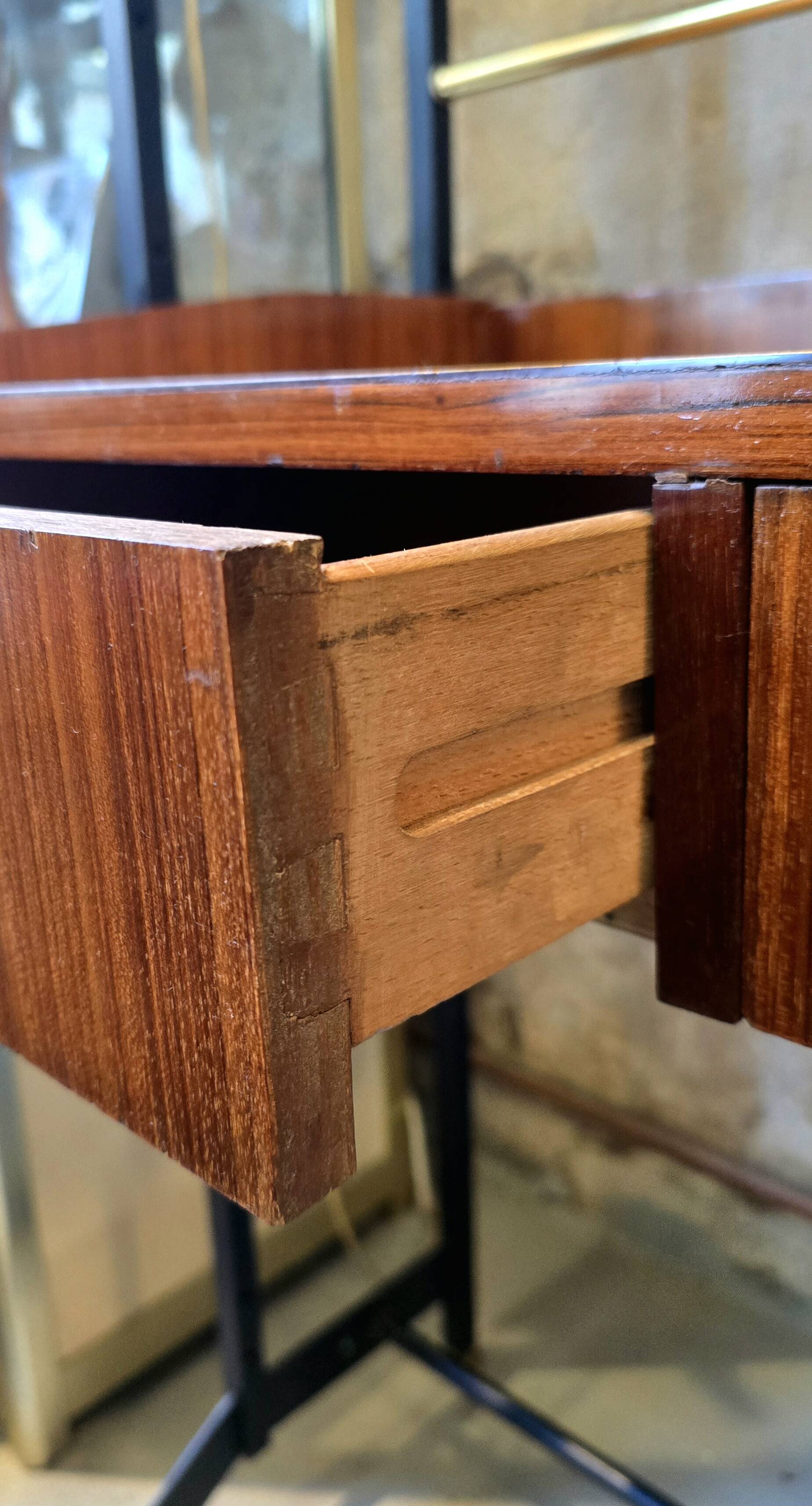 Bookcase - Vintage Italian desk from the 1960s/70s