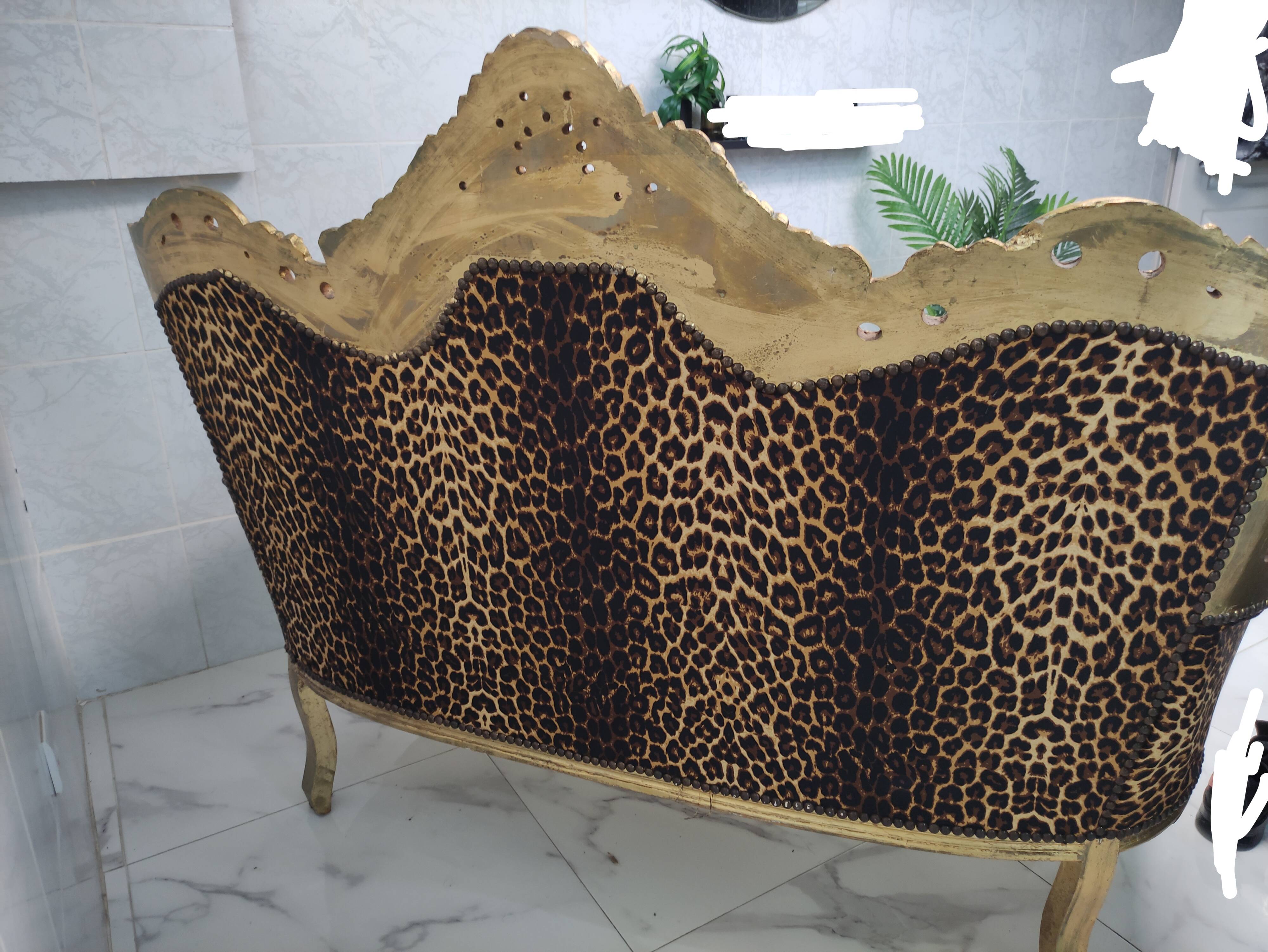 Baroque leopard canapé