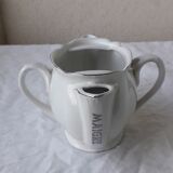 Porcelain sauce boat