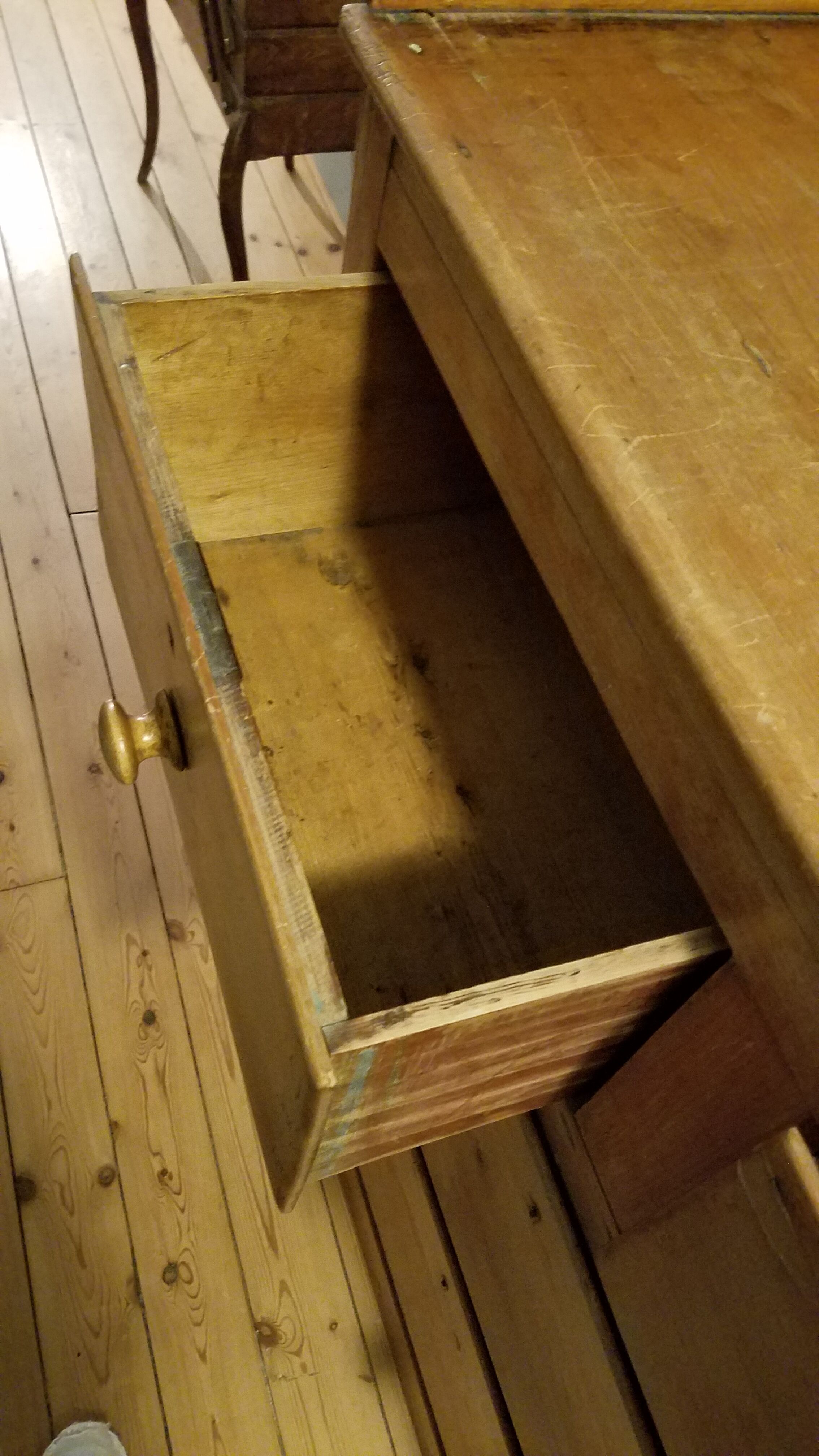 English chest of drawers nineteenth in pine
