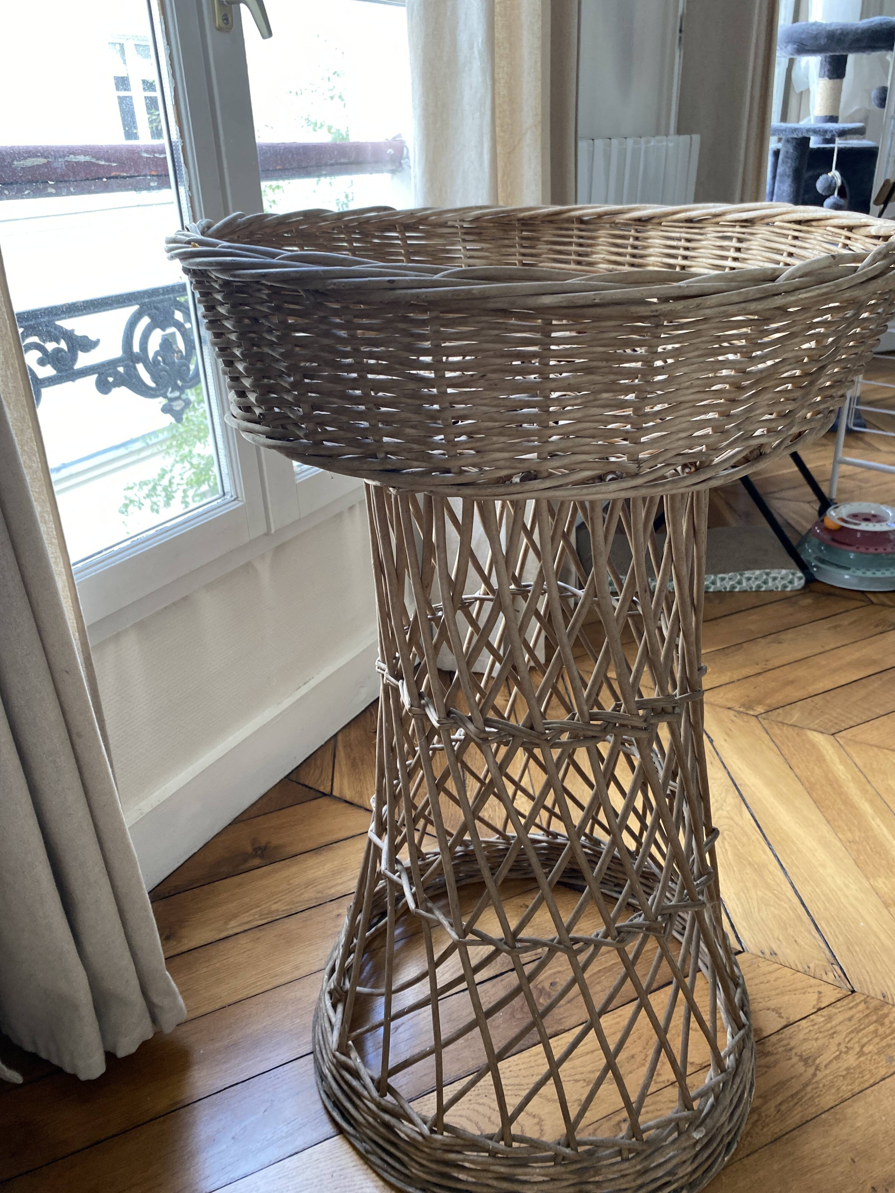 Wicker rattan bowl