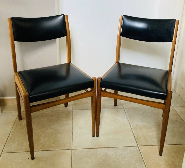 Pair of Scandinavian chairs from the 1960s/70s