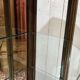 Vitrine Art déco en acajou, palissandre et dessus marbre blanc