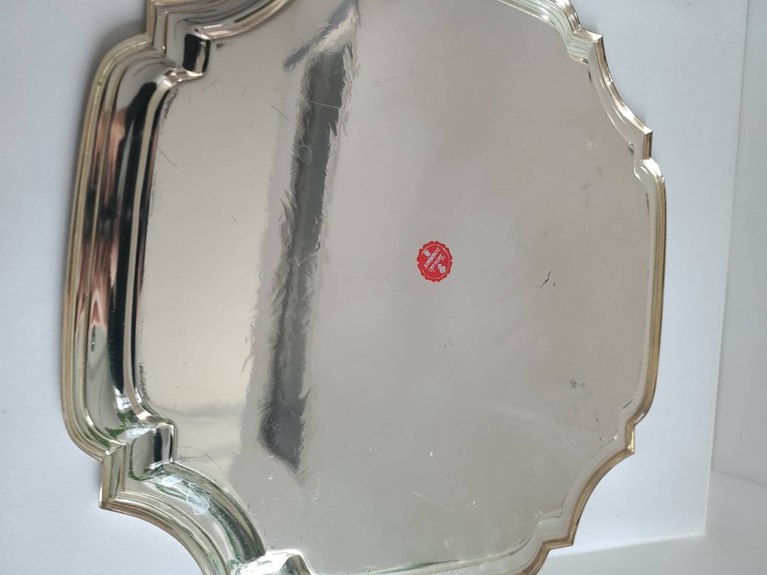 Round silver tarnish-resistant tray