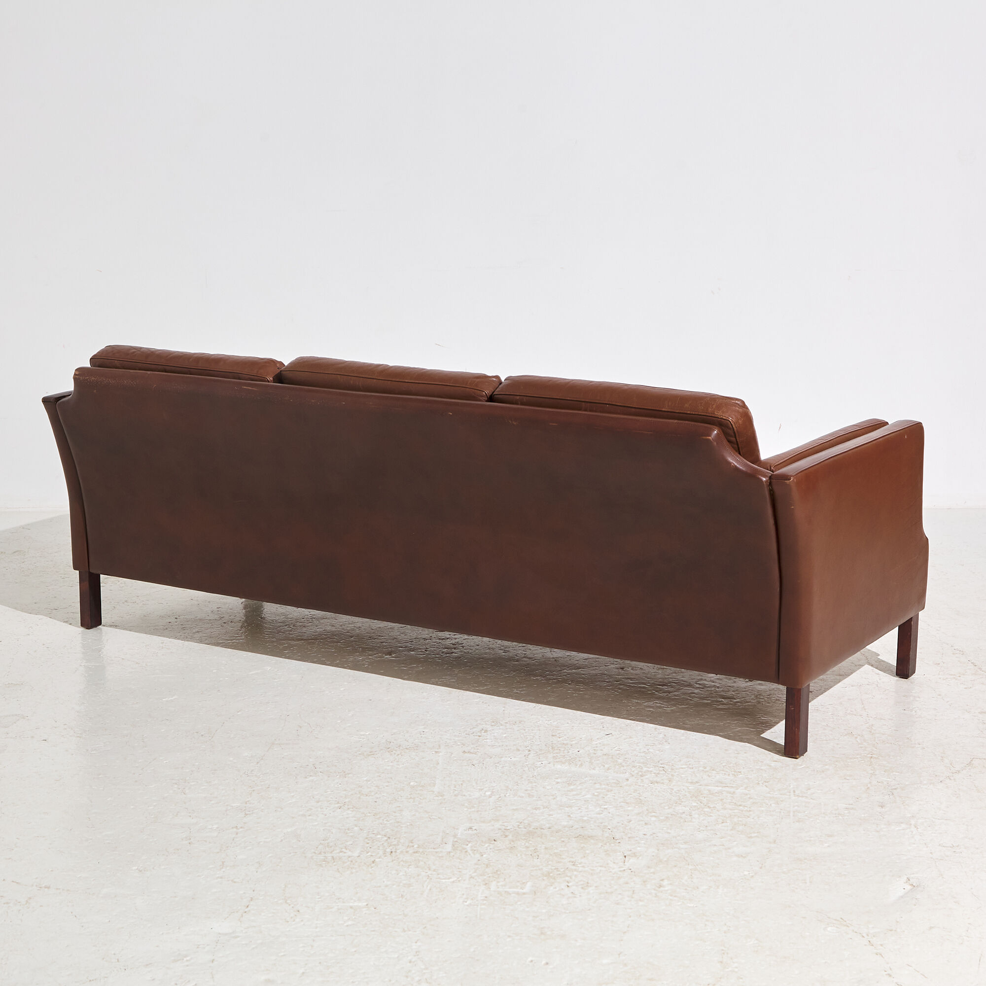 Three-seater leather sofa
