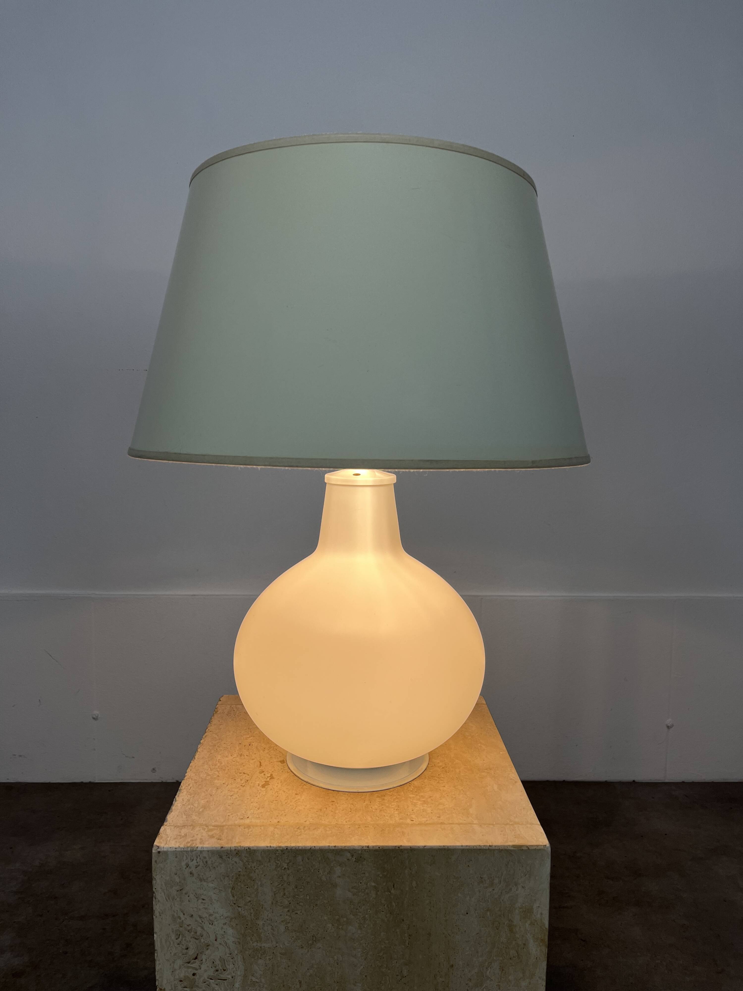 Lampe en verre opalin par Verre Lumière, années 70