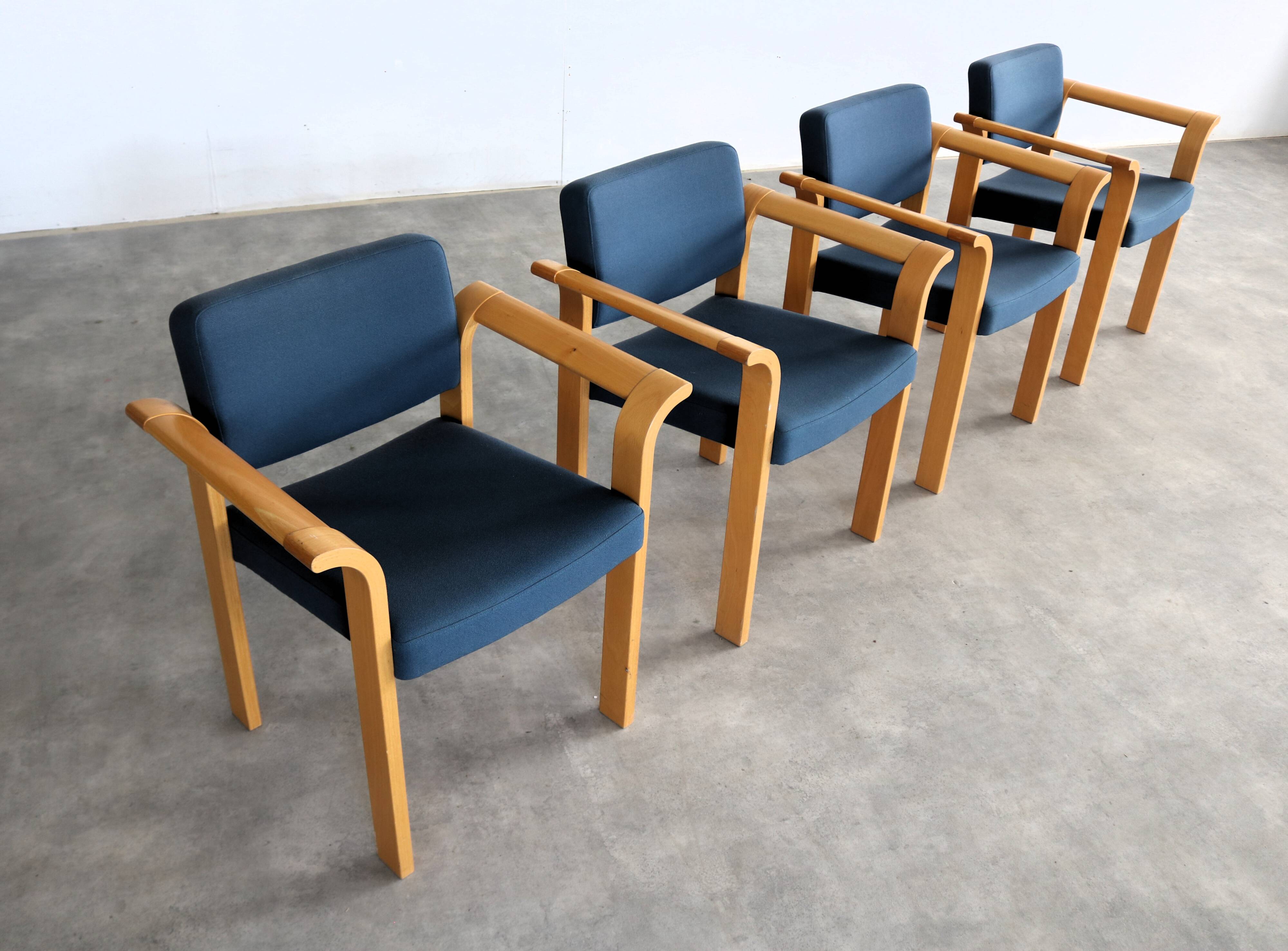 Vintage chairs | dining chairs | Magnus Olesen