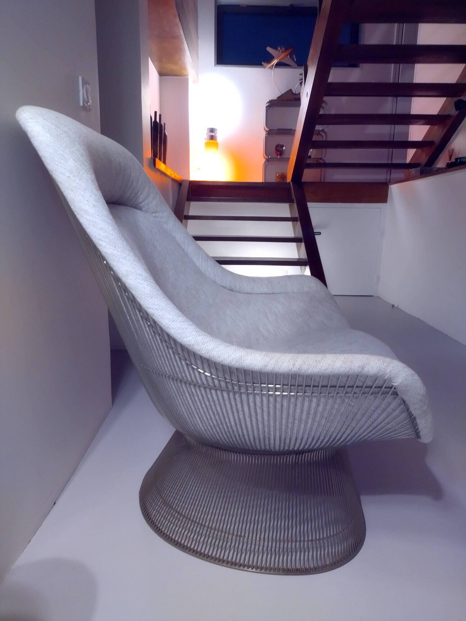Warren Platner armchair published by Knoll