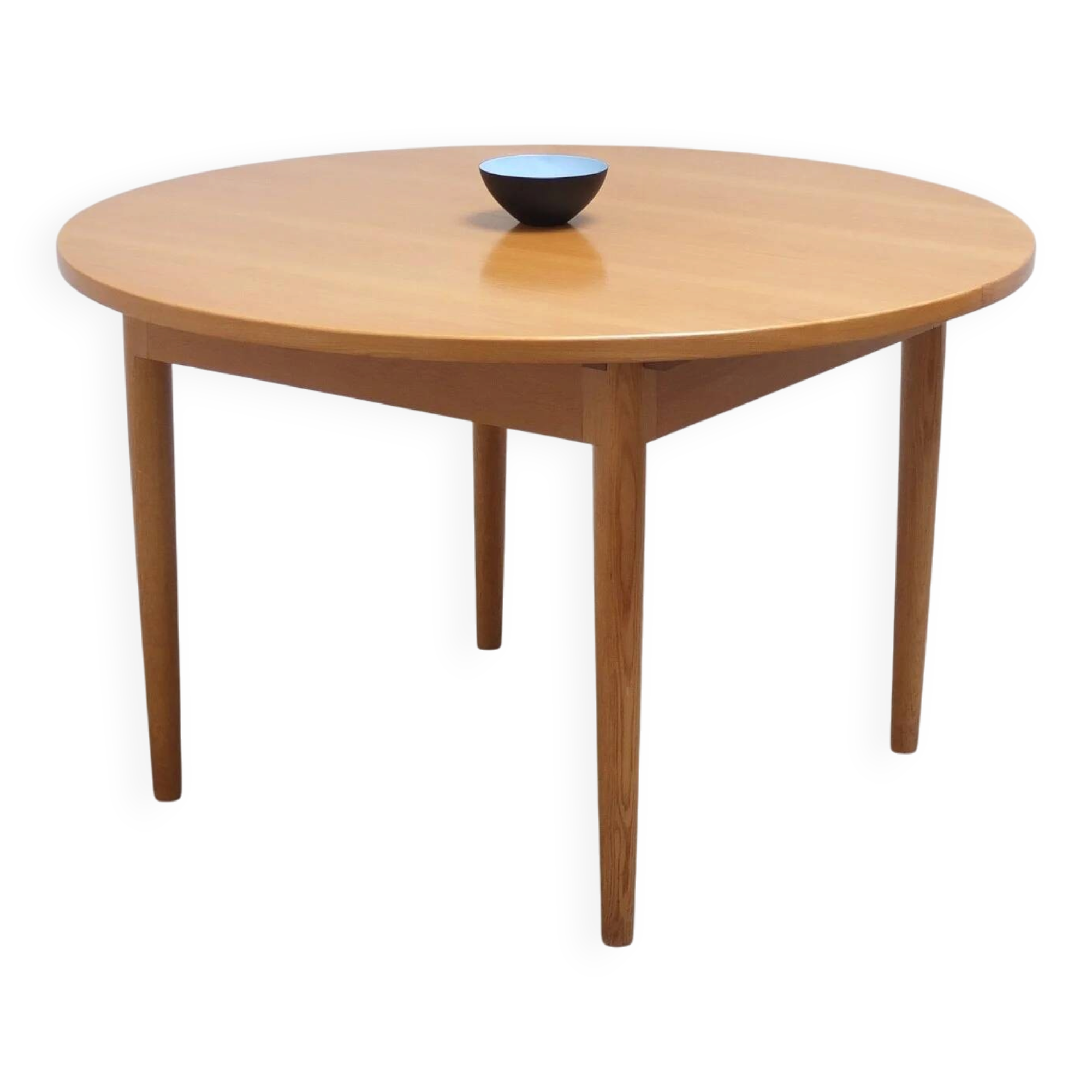 Round extendable dining table in oak by Van Den Berghe-Pauvers, 1970s