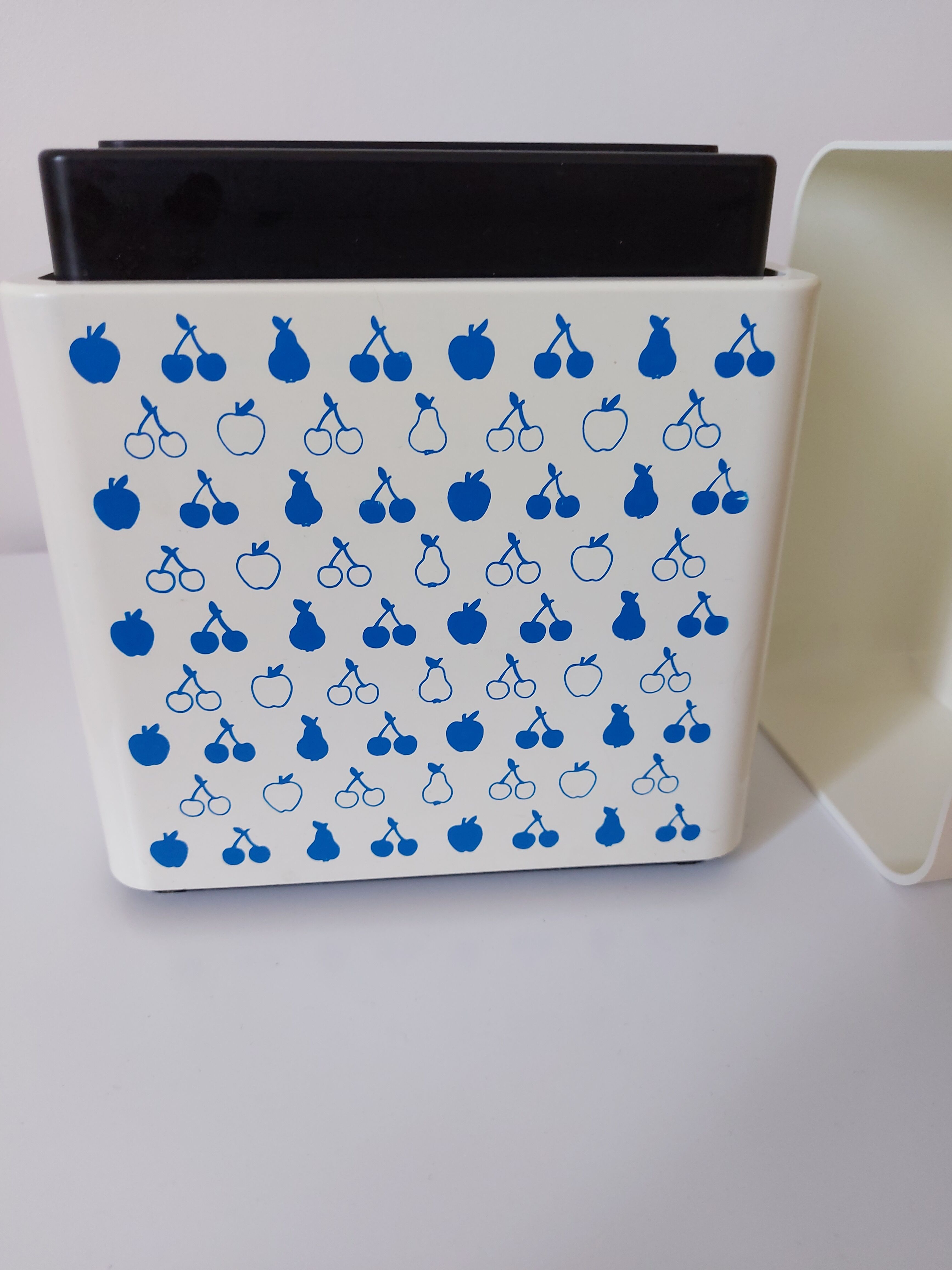 Vintage terraillon scale