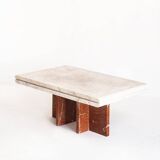 Table basse ou table d'appoint vintage. Marbre. France, années 60.