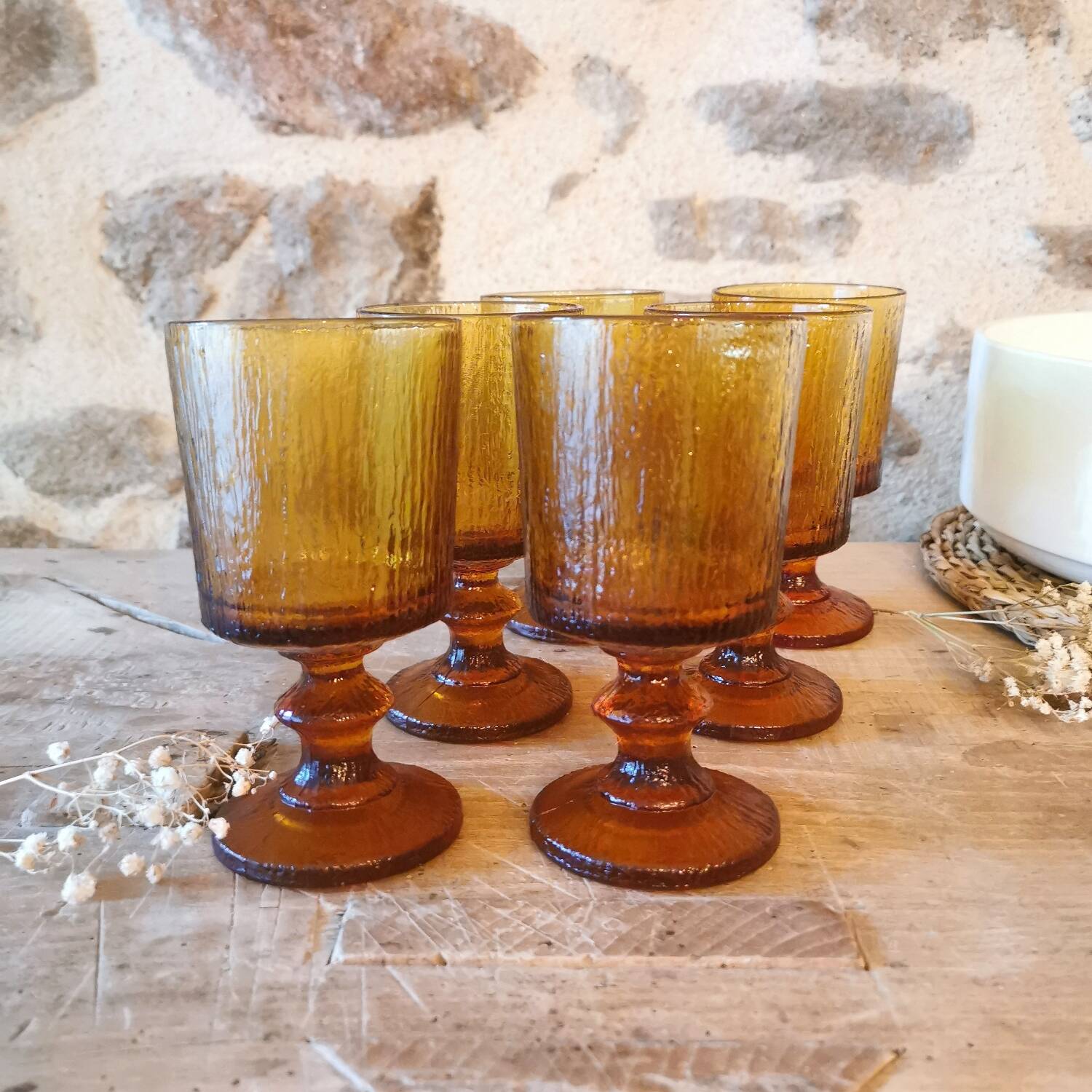 6 verres à pied en verre ambré Codec, années 70