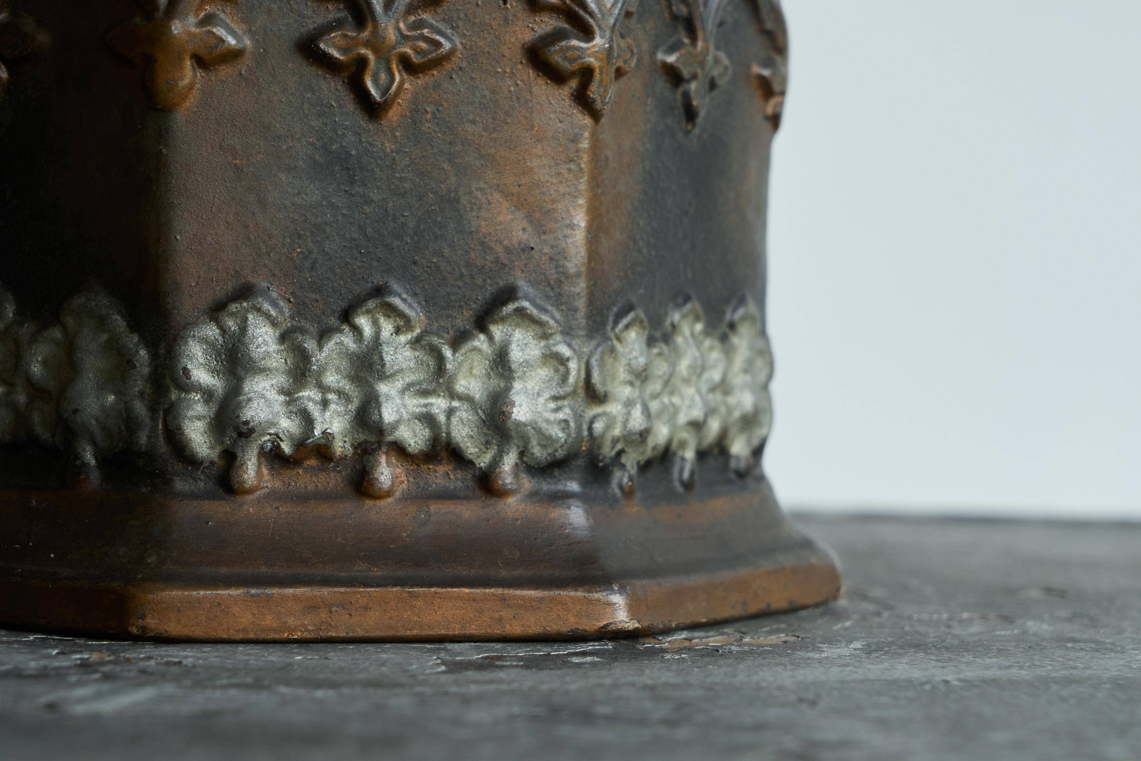 Pot à tabac ancien style néogothique XIXe siècle
