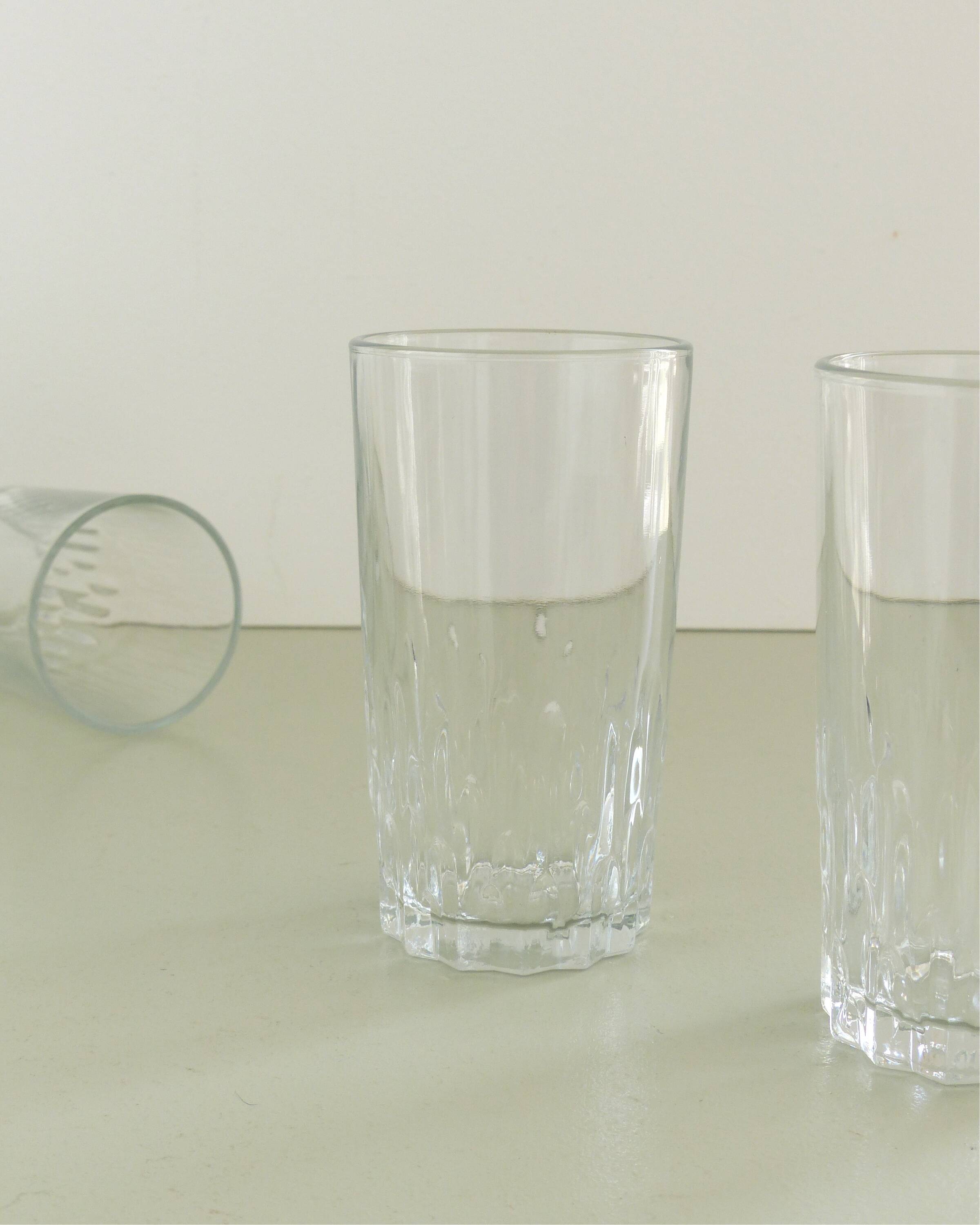 Set of 8 transparent glass water glasses
