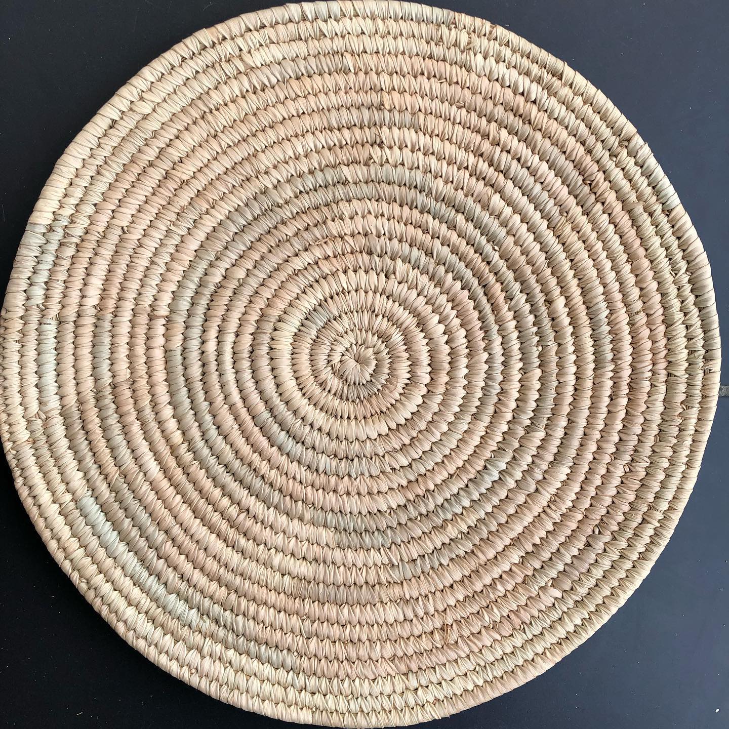 Lot of 6 sets of african table in natural raphia