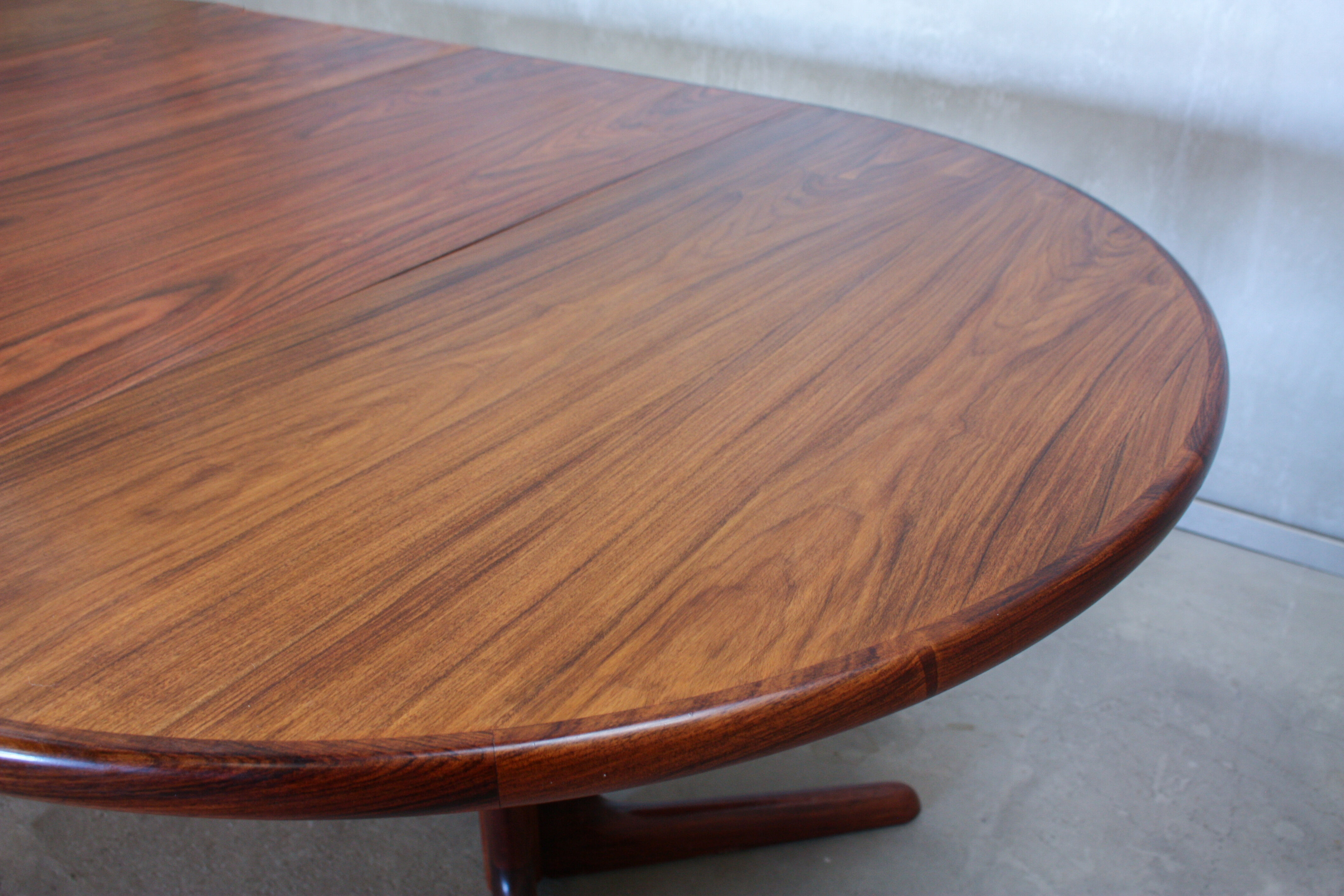 Danish rosewood round dining table, 1960