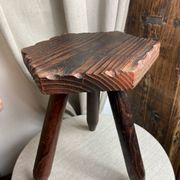 Tabouret de ferme français  tripode en bois années 60