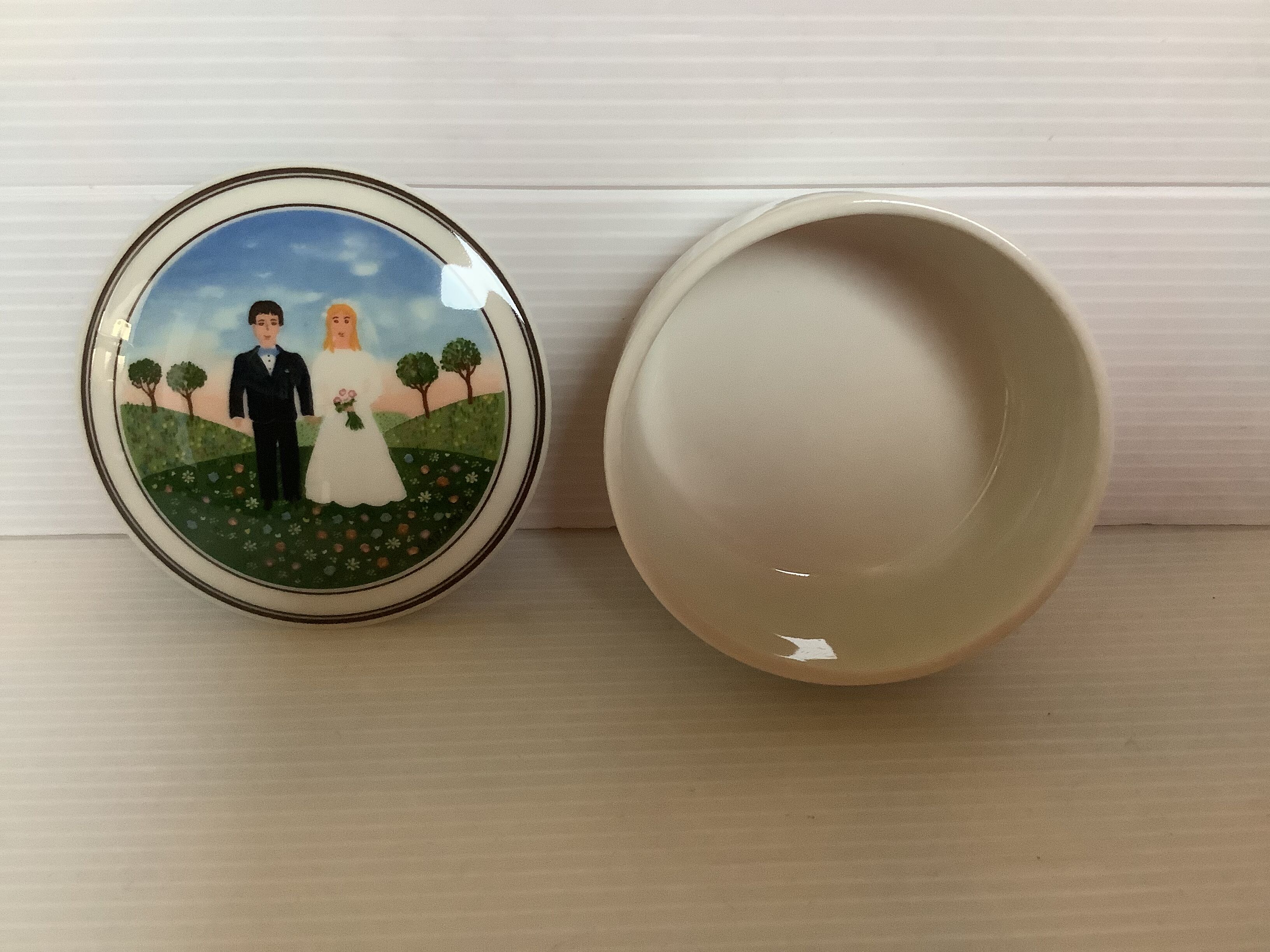 Candy box the naïf bride and groom Villeroy and Boch
