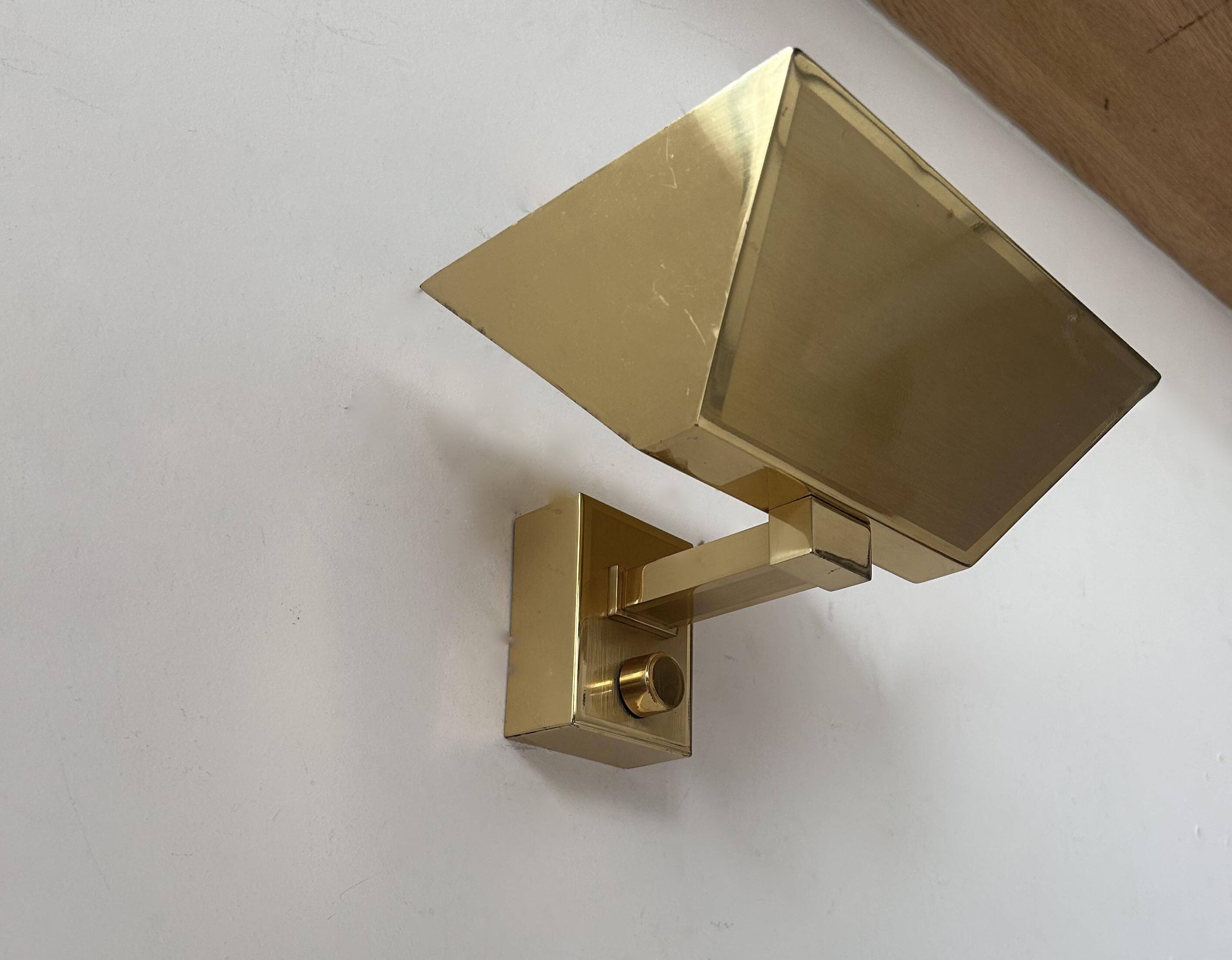 Vintage wall light, solid brass, Italy 1970s