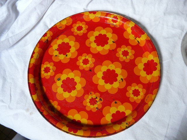 Plateau métallique à fleurs années 60