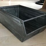 Industrial metal spout tray