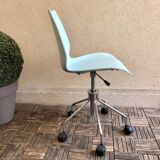 Mauï Kartell office chair design Vico Magistretti swivel wheel