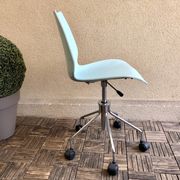 Mauï Kartell office chair design Vico Magistretti swivel wheel