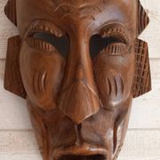 Masque tribal/ africain en bois