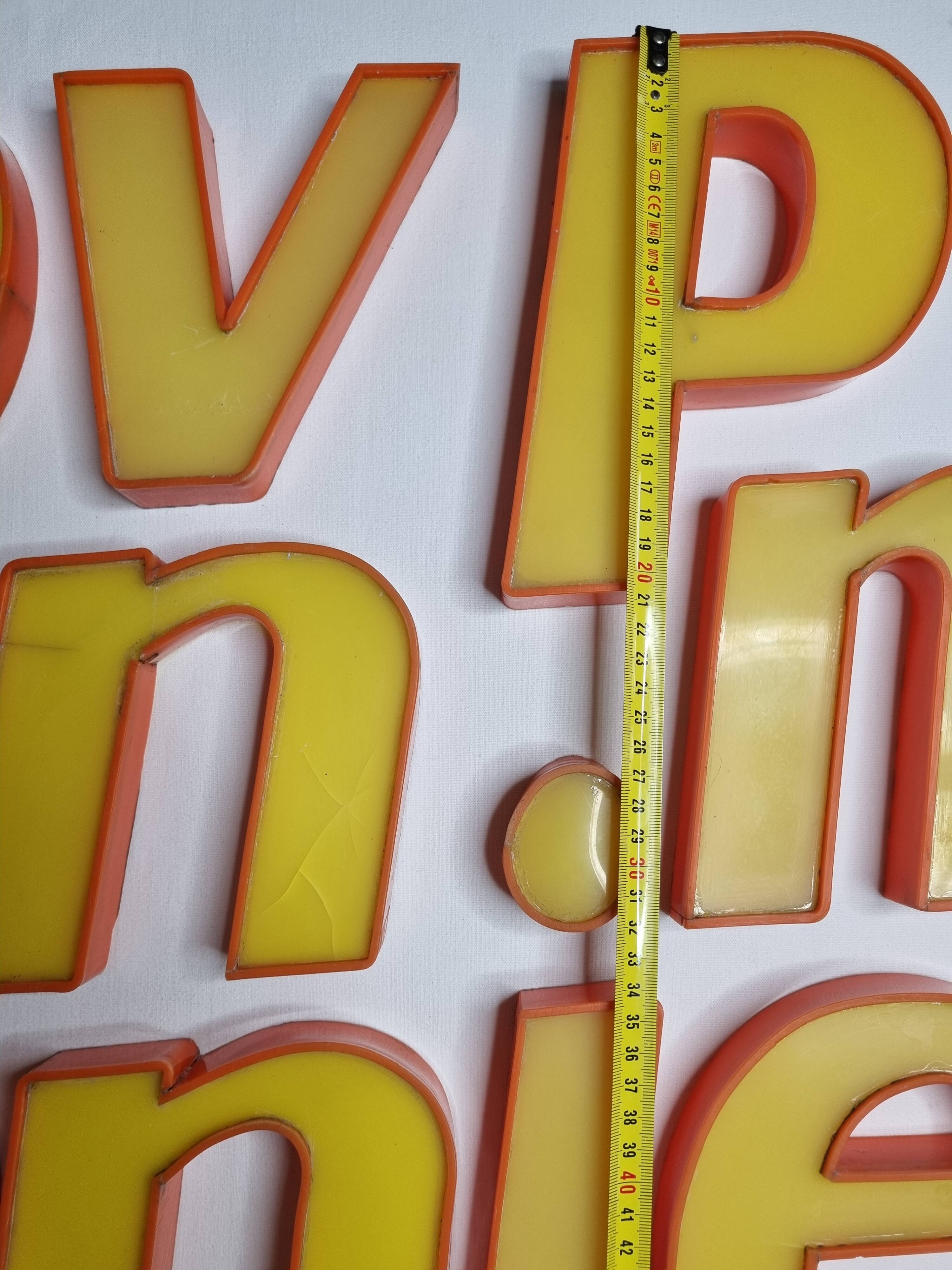 Set of 19 "pop" sign letters, 20 cm