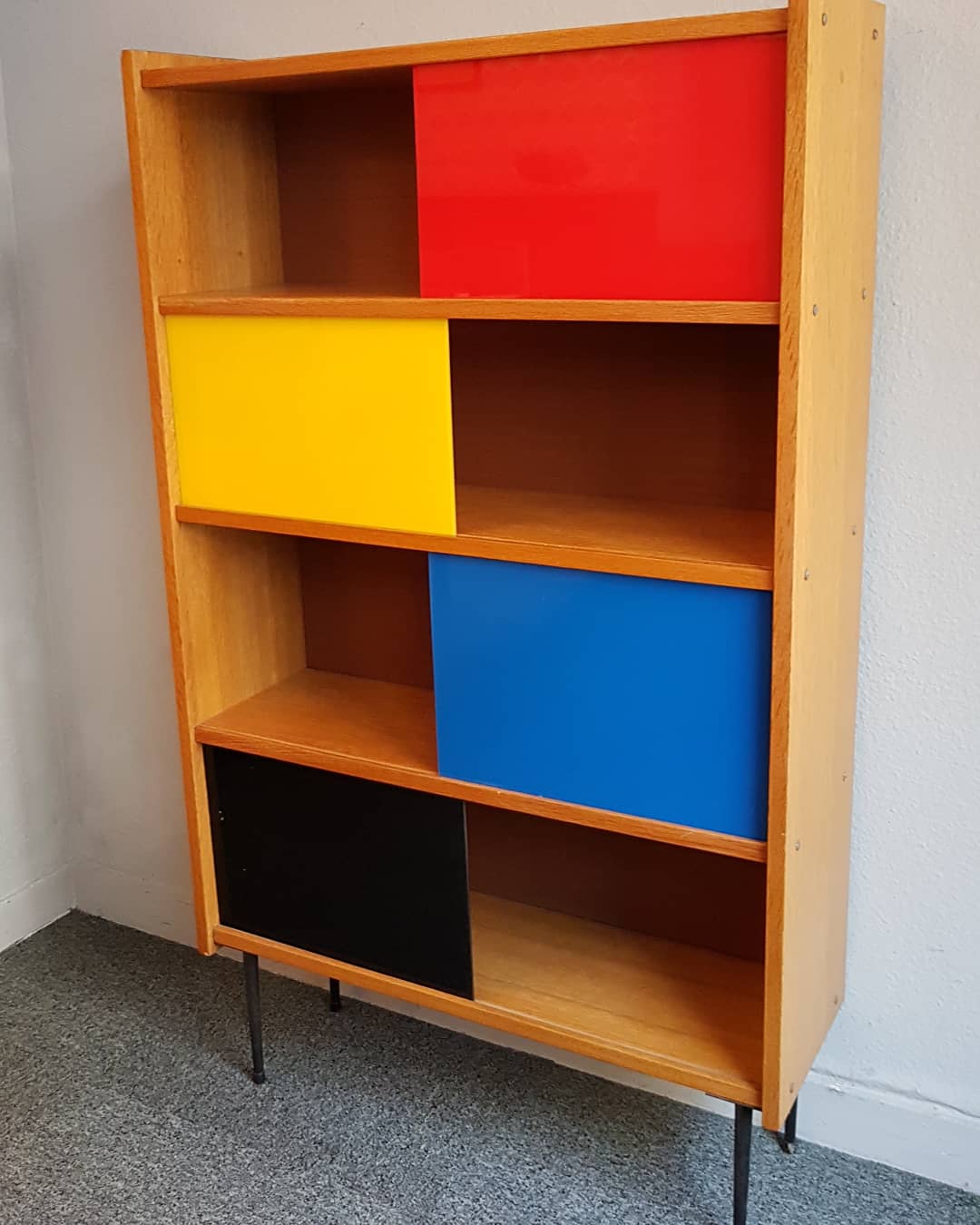 Bibliothèque des années 50