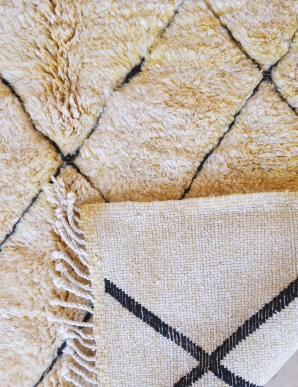 Luxurious Beni M'Rirt Rug - 262 x 168 cm