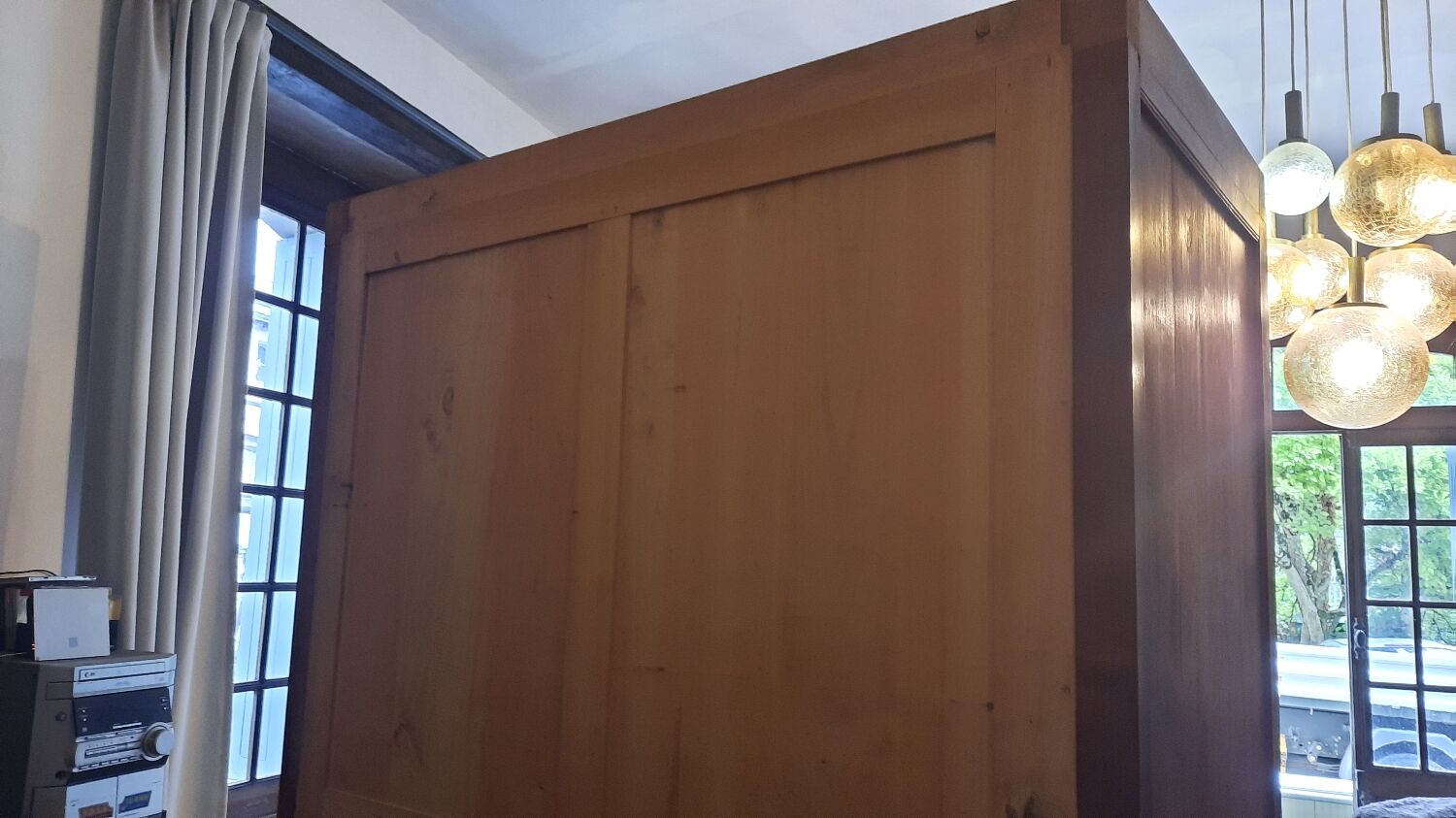 Armoire parisienne