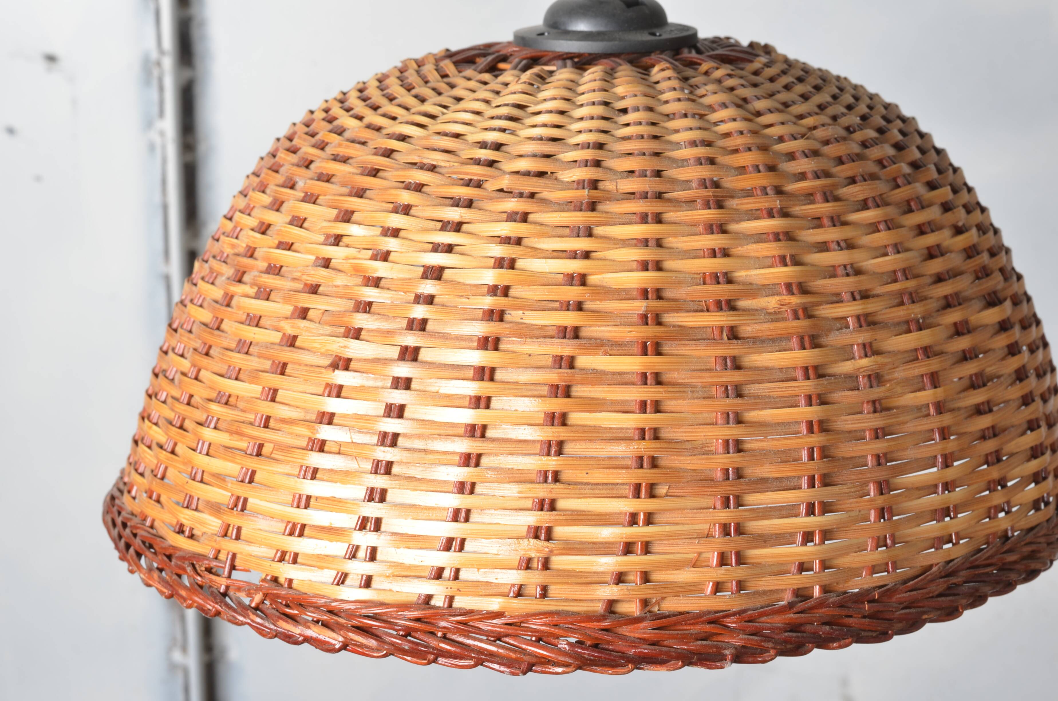 Woven rattan pendant light