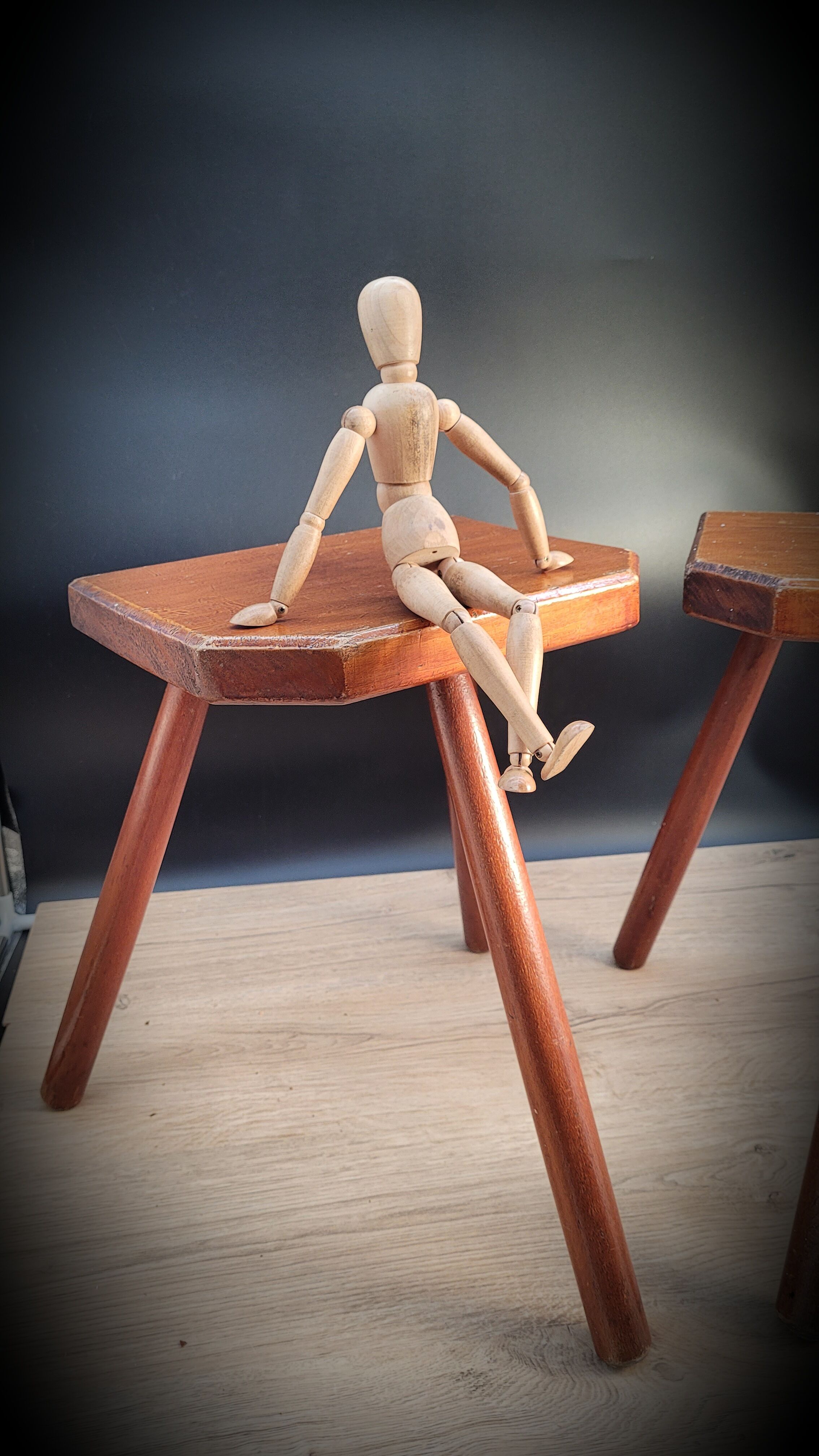 Duo tripod stool solid wood