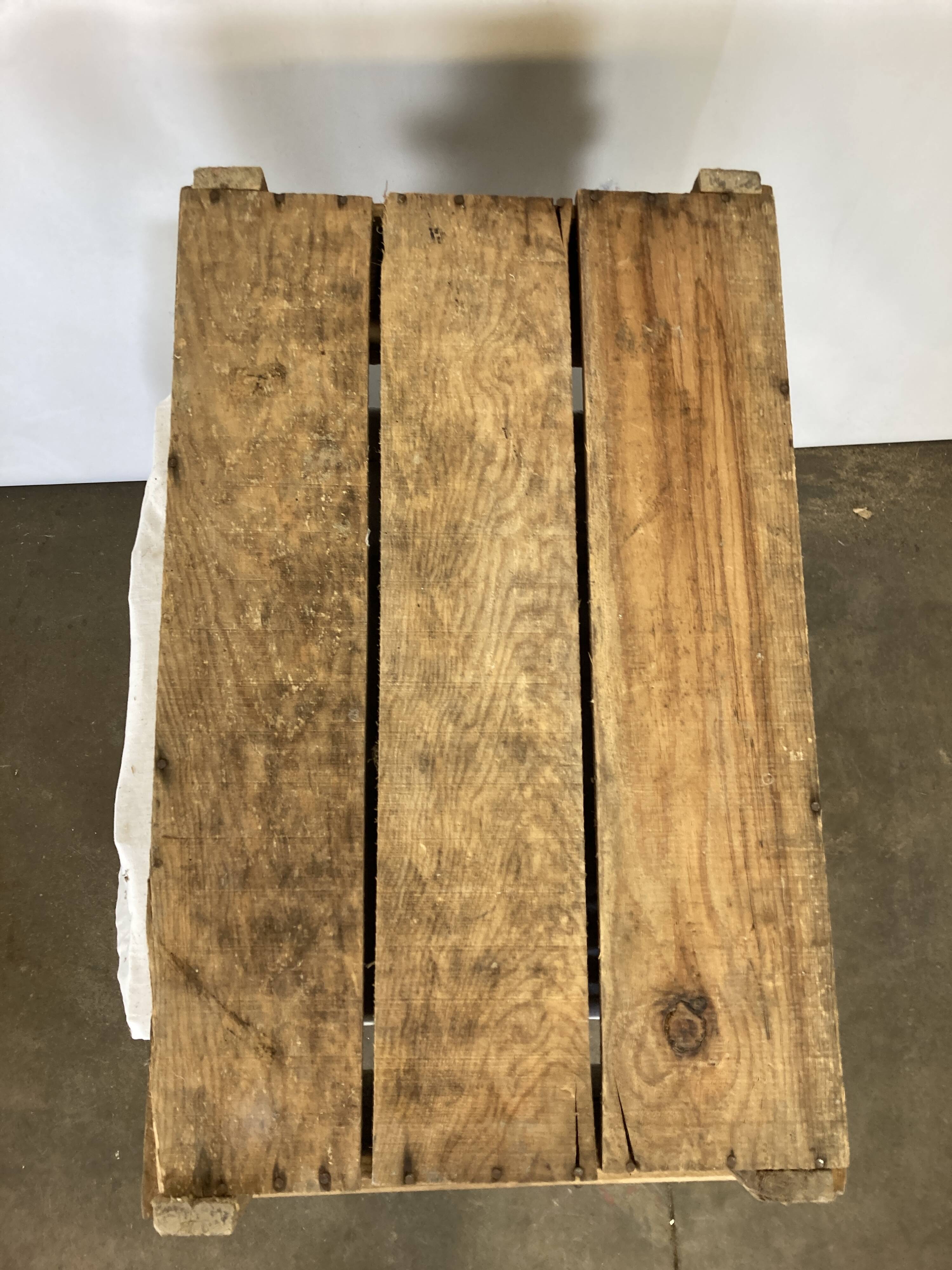 Ancienne caisse de transport en bois