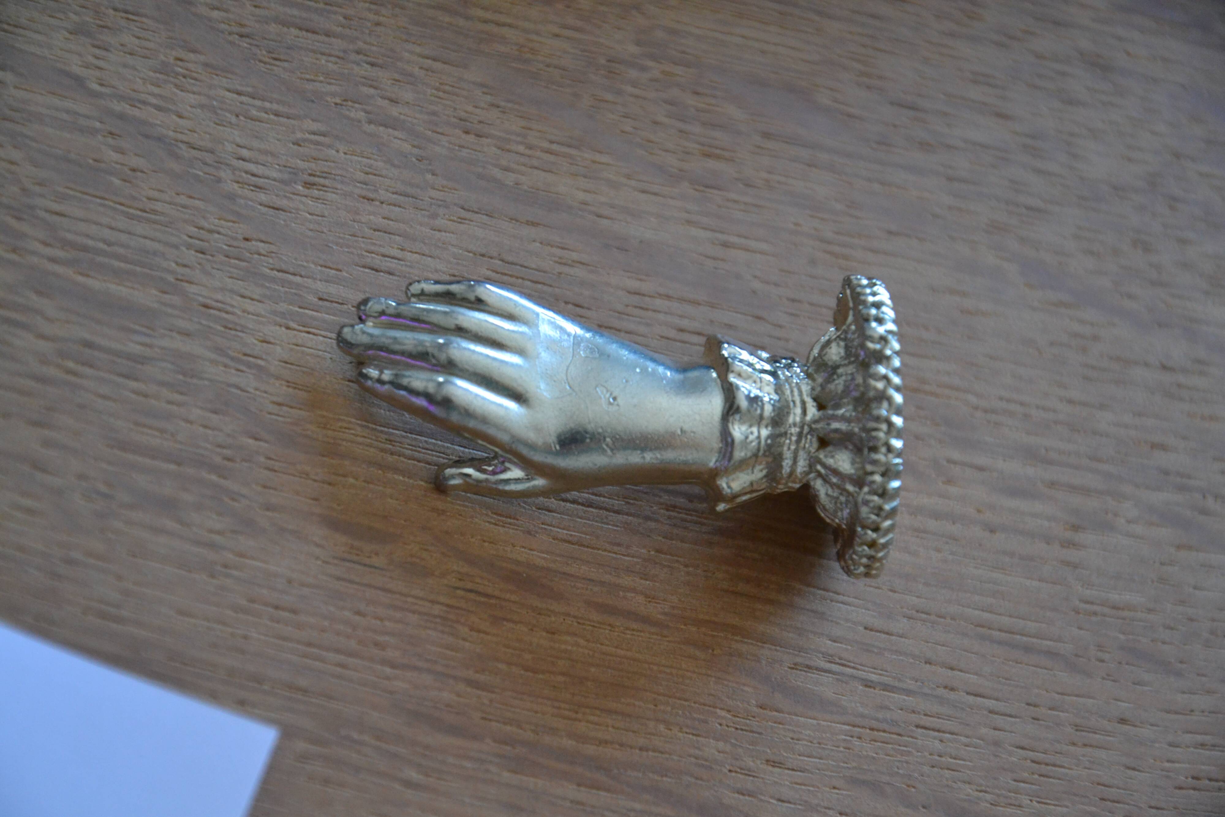 6 silver-plated menu holders A British production