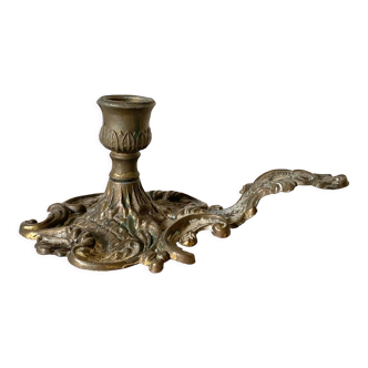 Antique style thumb candle holder