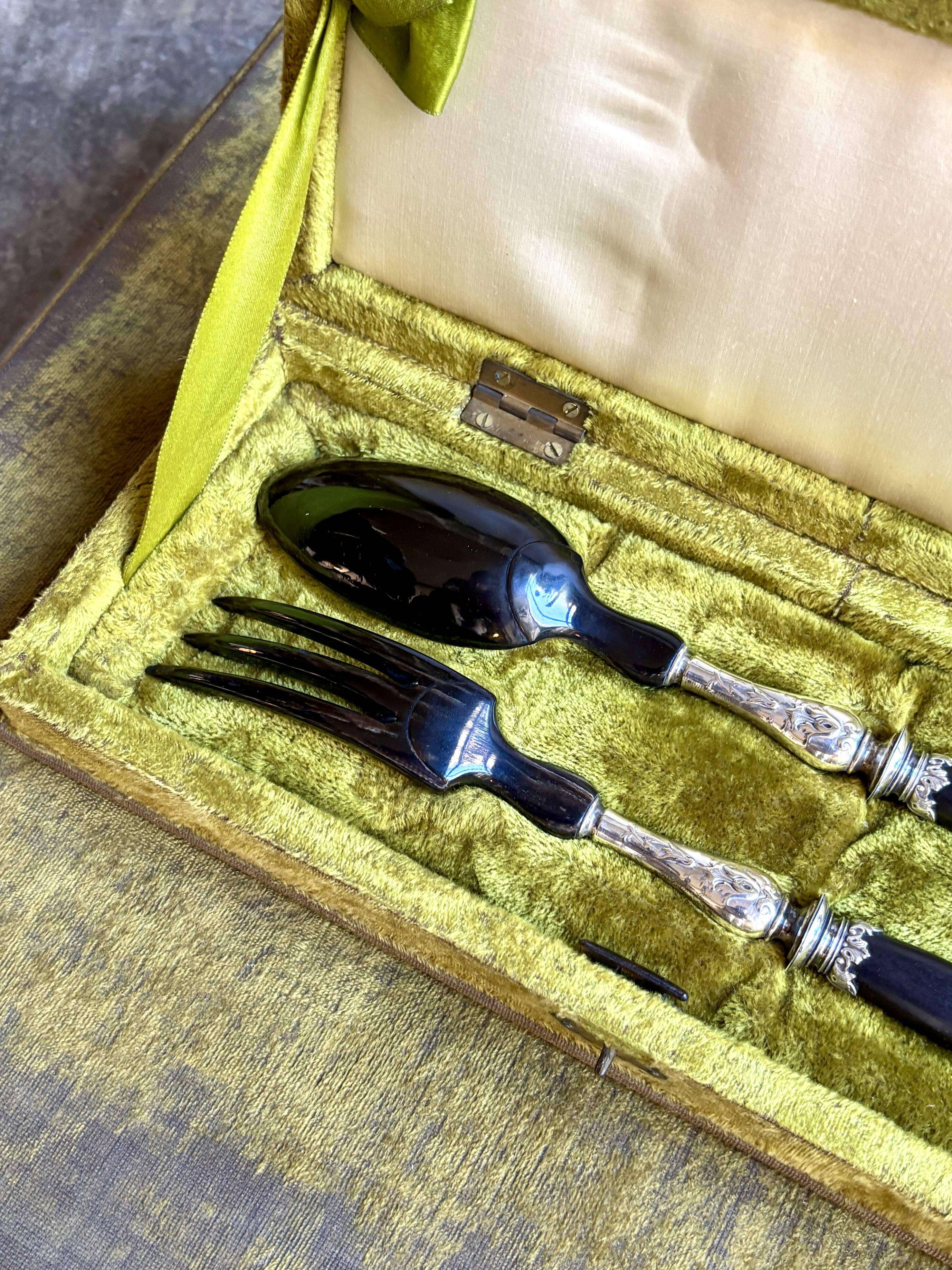 68-piece silver-plated and black ebony cutlery set with 4 velvet cases