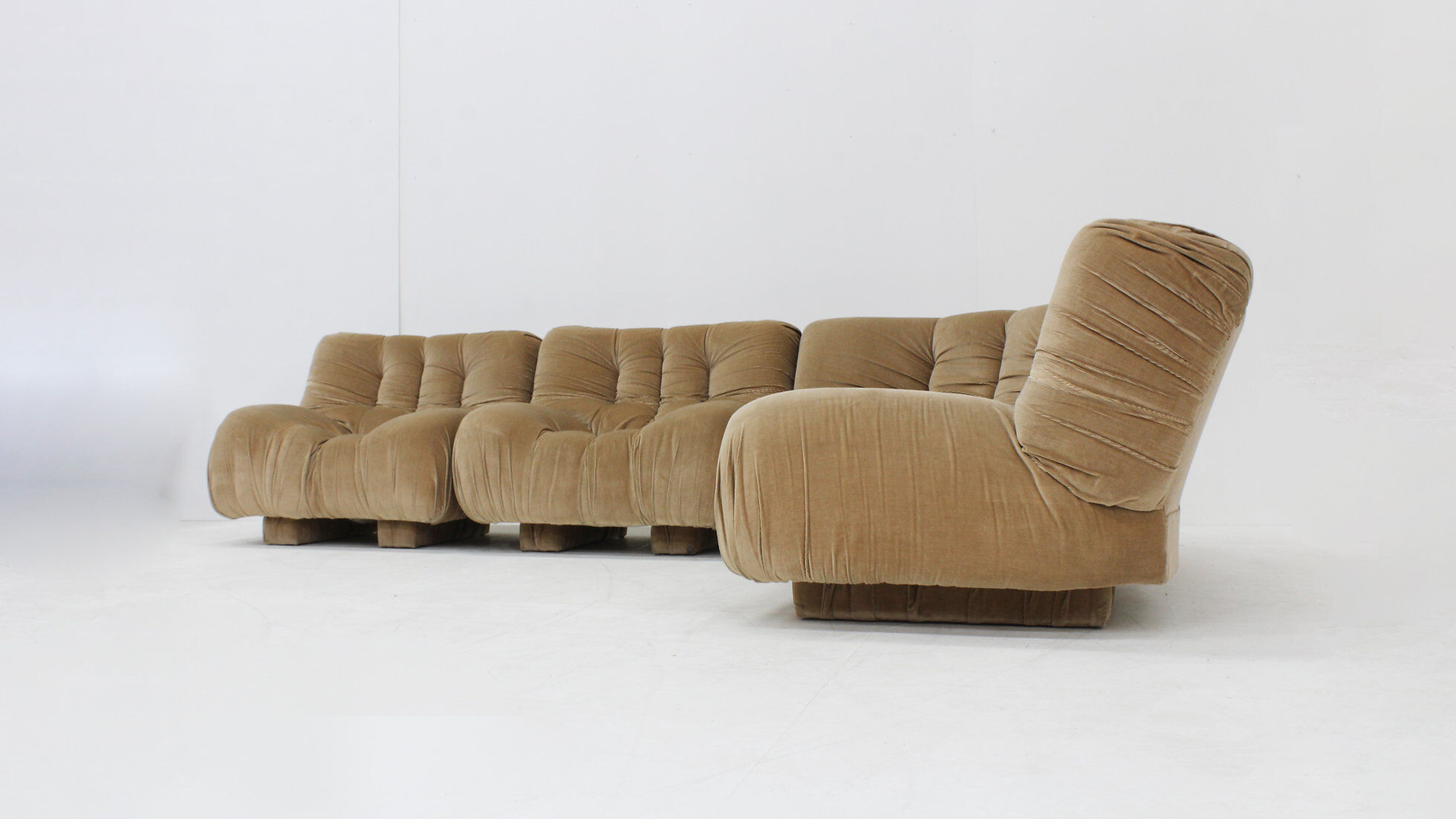 Vintage Italian curved modular sofa by Rossi di Albizzate 1970s