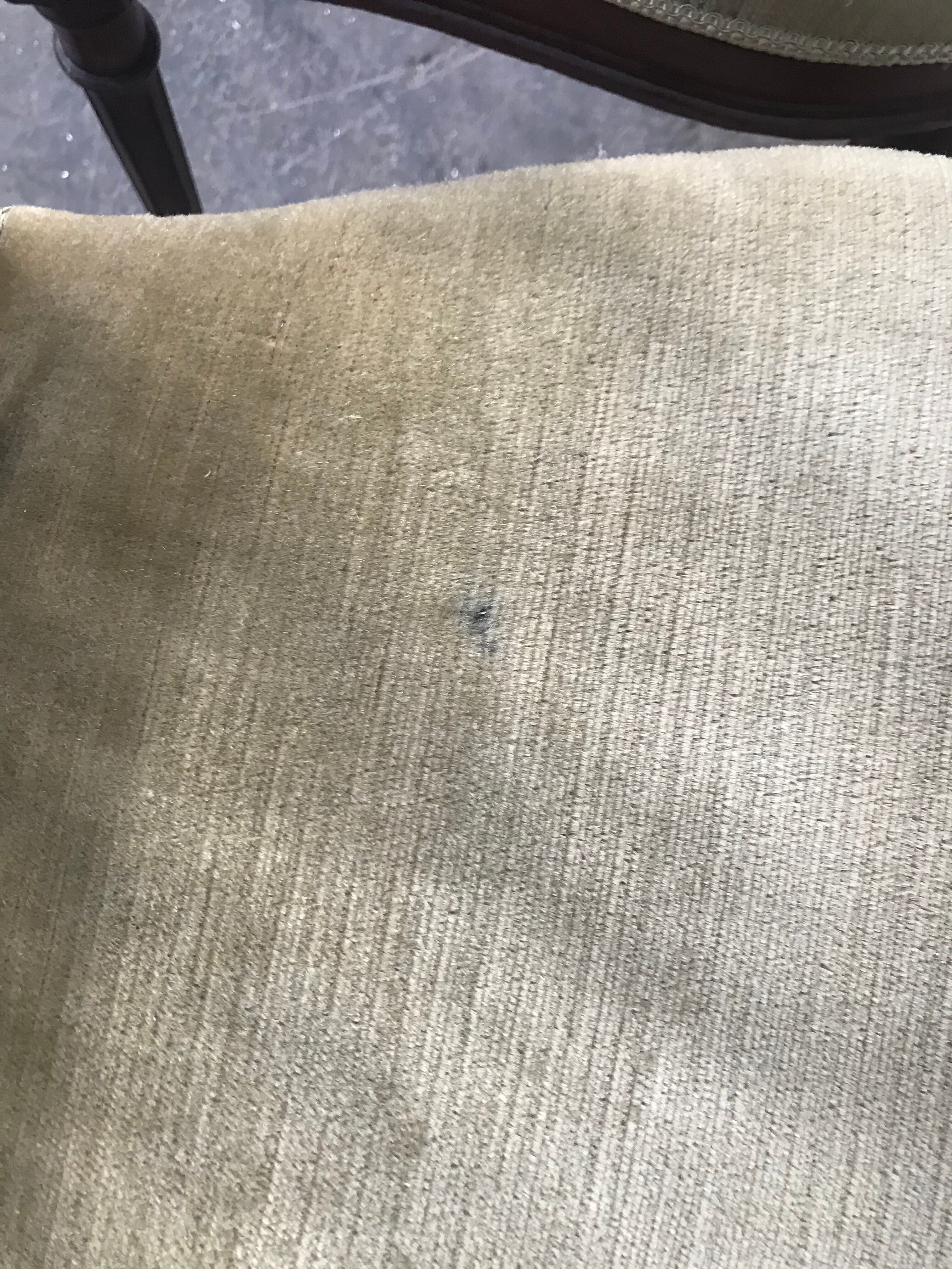 Paire de chaises de style Louis XVI