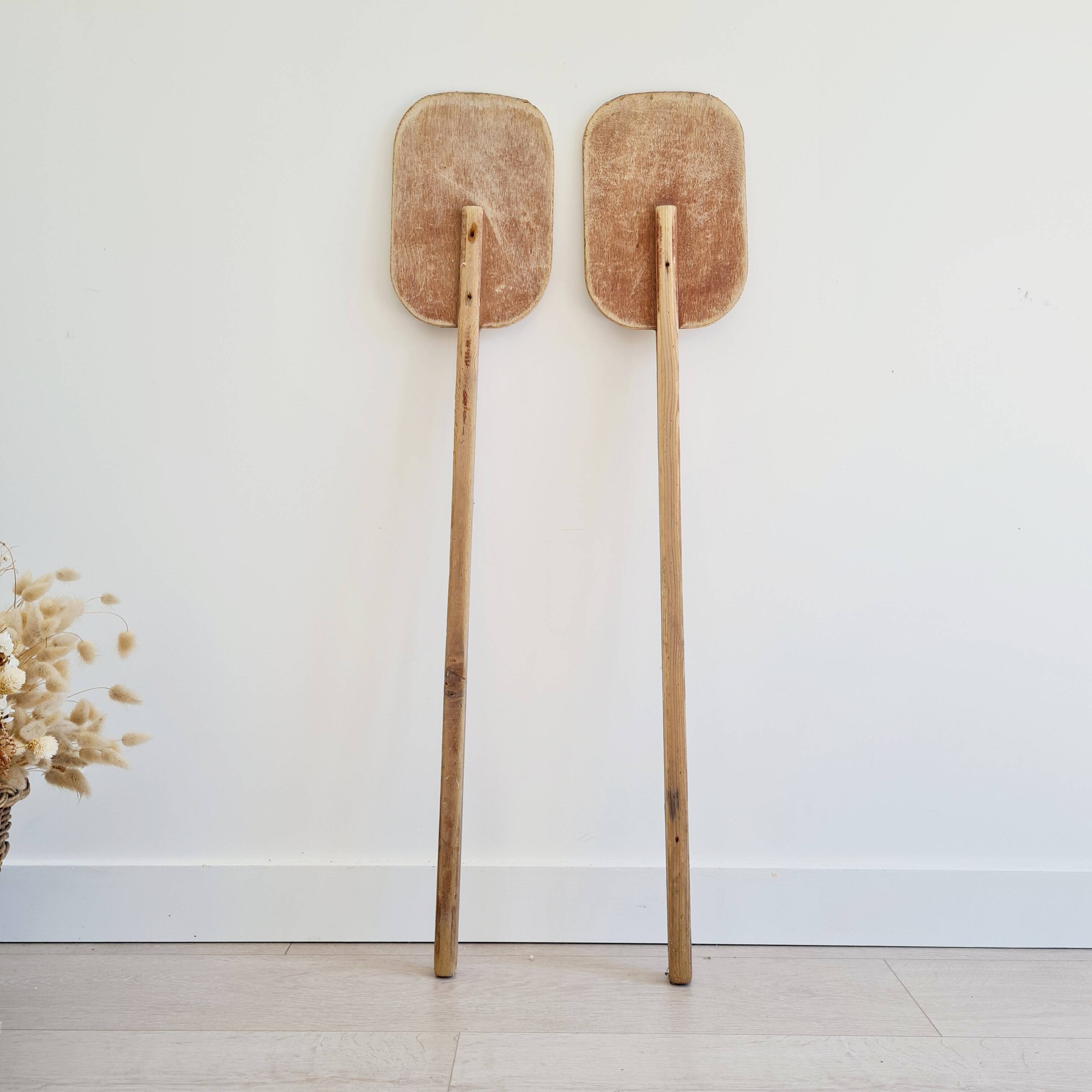 Paire de pagaies en bois