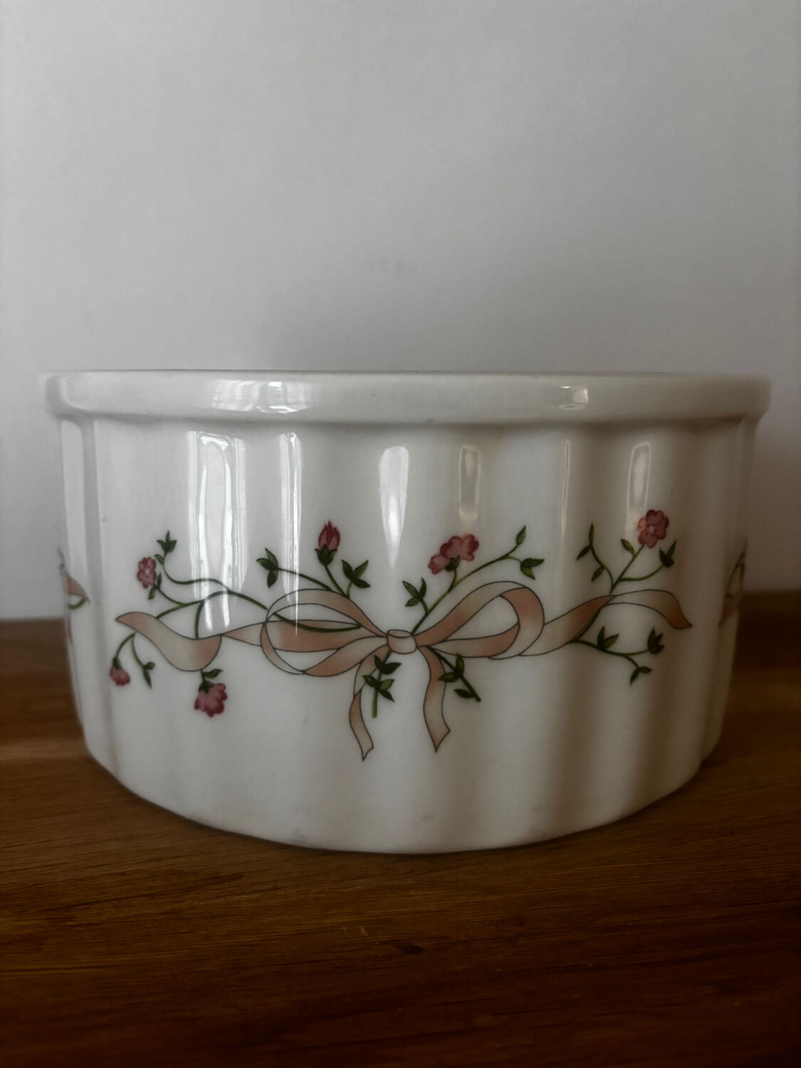 English soufflé dish or mould by Johnson Brothers.