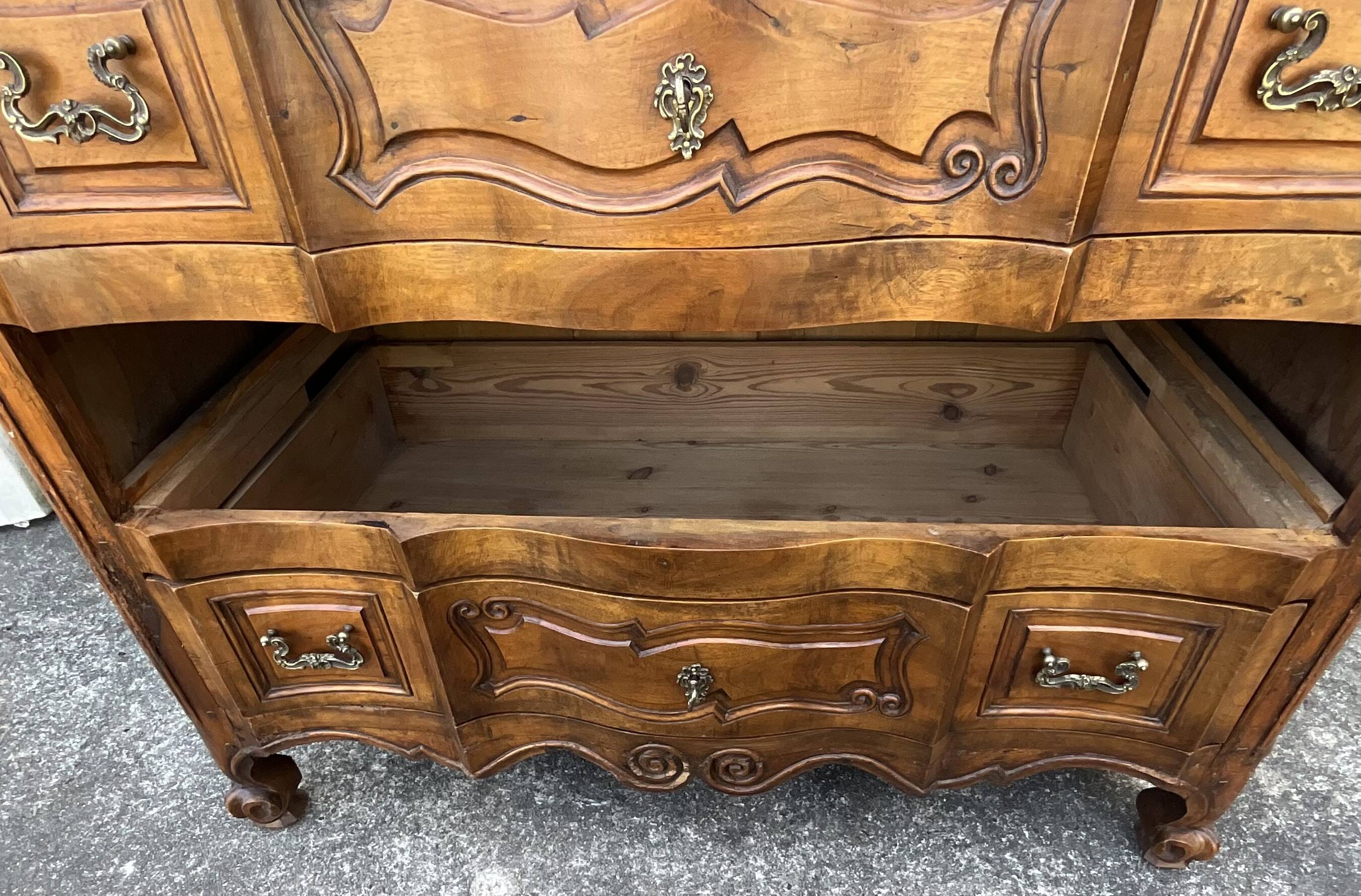 Louis XV Style Walnut Eel Chest of Drawers, Early 19th Century