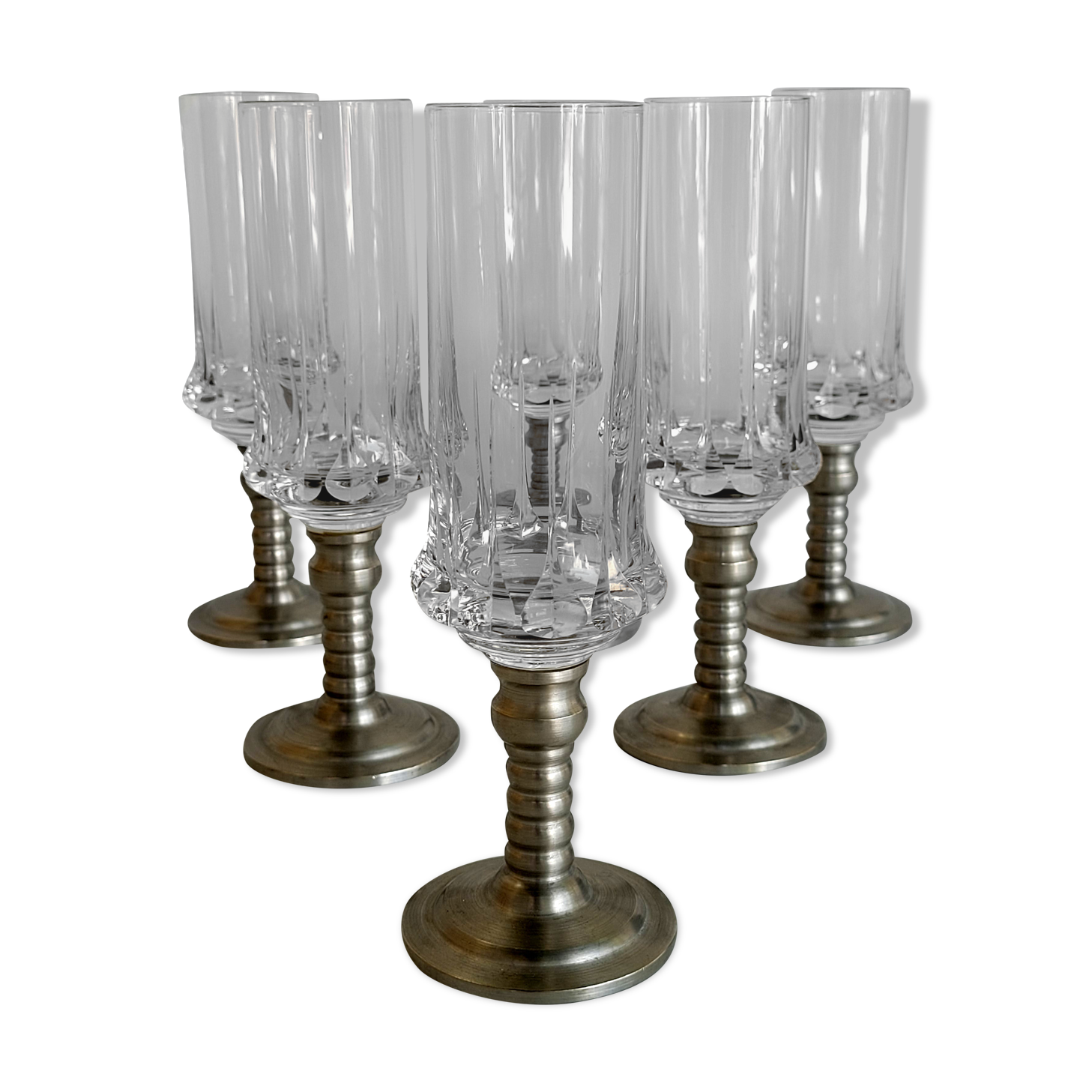 Série de six verre flute à champagne en cristal avec le pied en étain