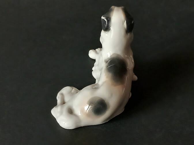 Figurine chien en porcelaine Metzler&Ortloff
