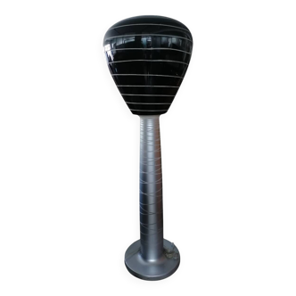 Lampada da terra Ladymary di Marc Sadler per Serralunga, inizio XXI secolo